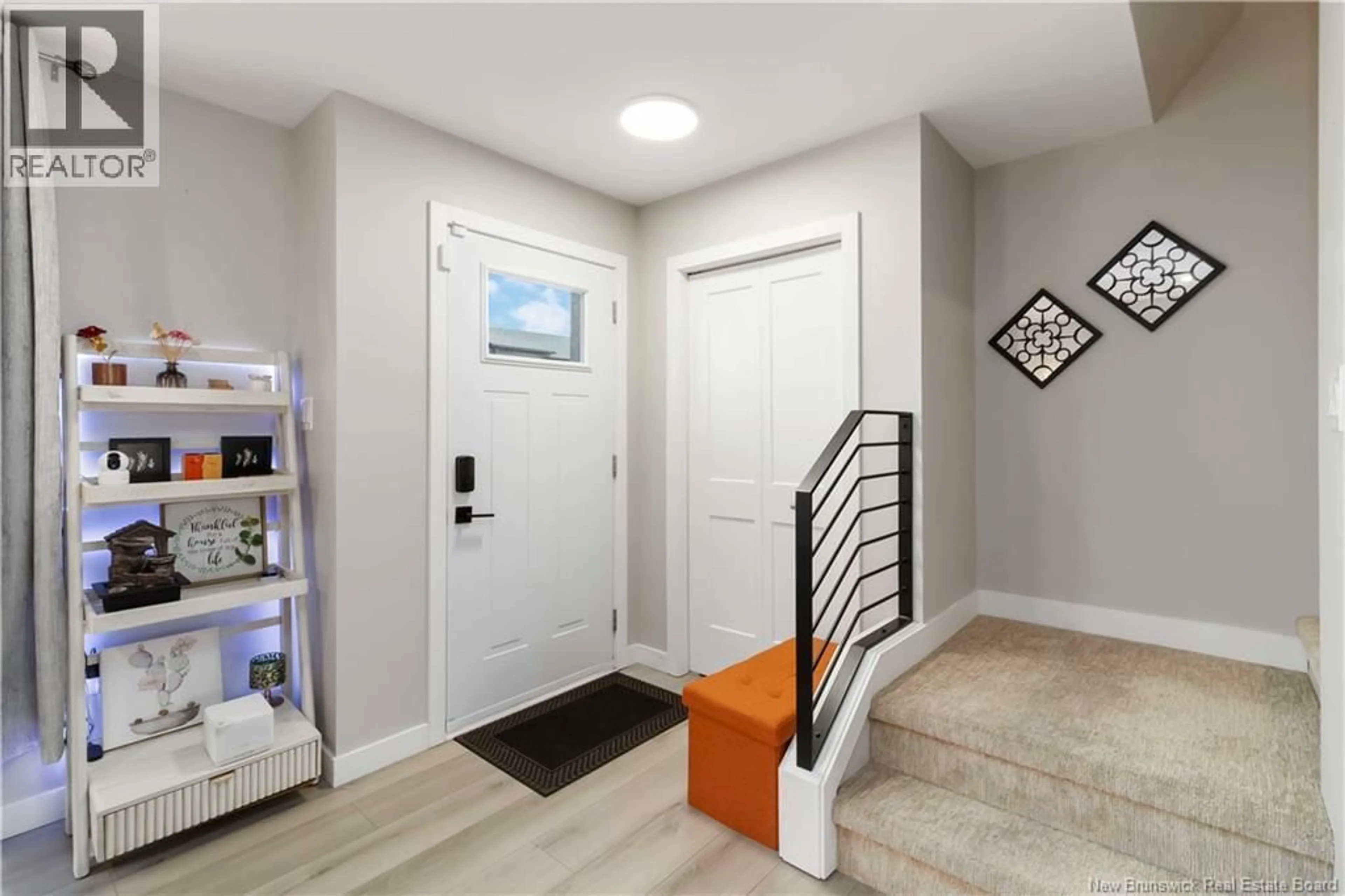 Indoor entryway for 405 DAMIEN STREET, Dieppe New Brunswick E1A5V6