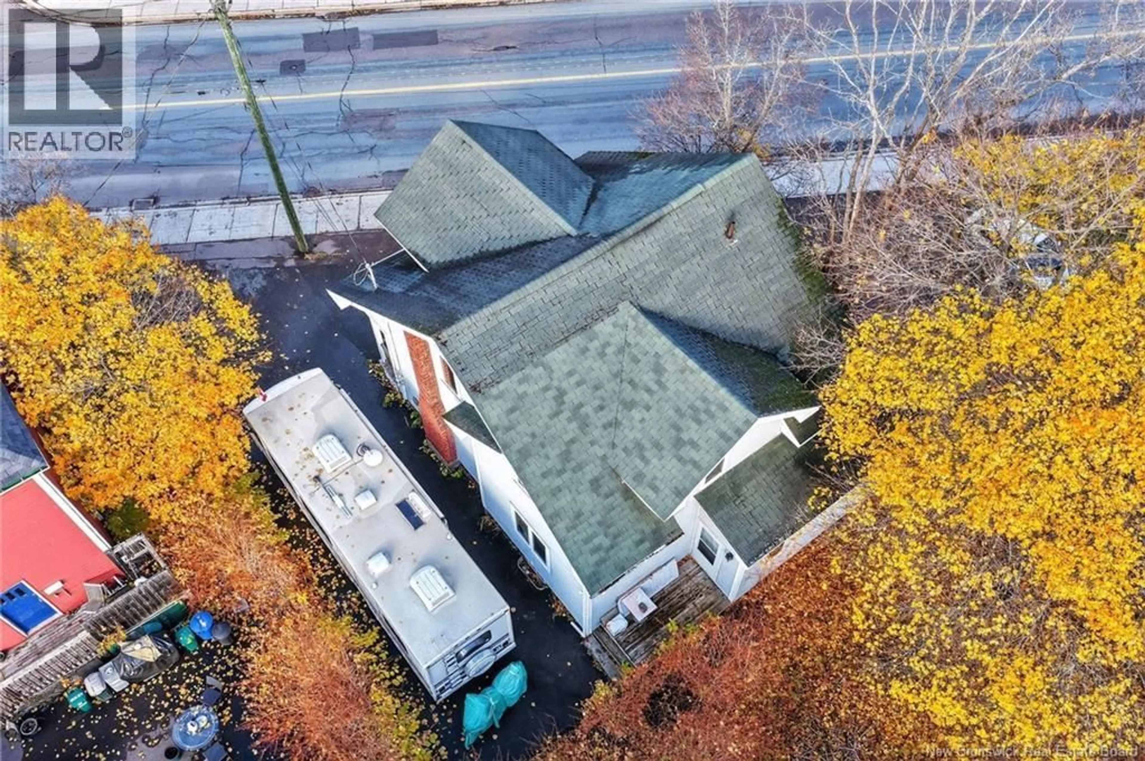 A pic from outside/outdoor area/front of a property/back of a property/a pic from drone, street for 296 MOUNTAIN, Moncton New Brunswick E1C2M1