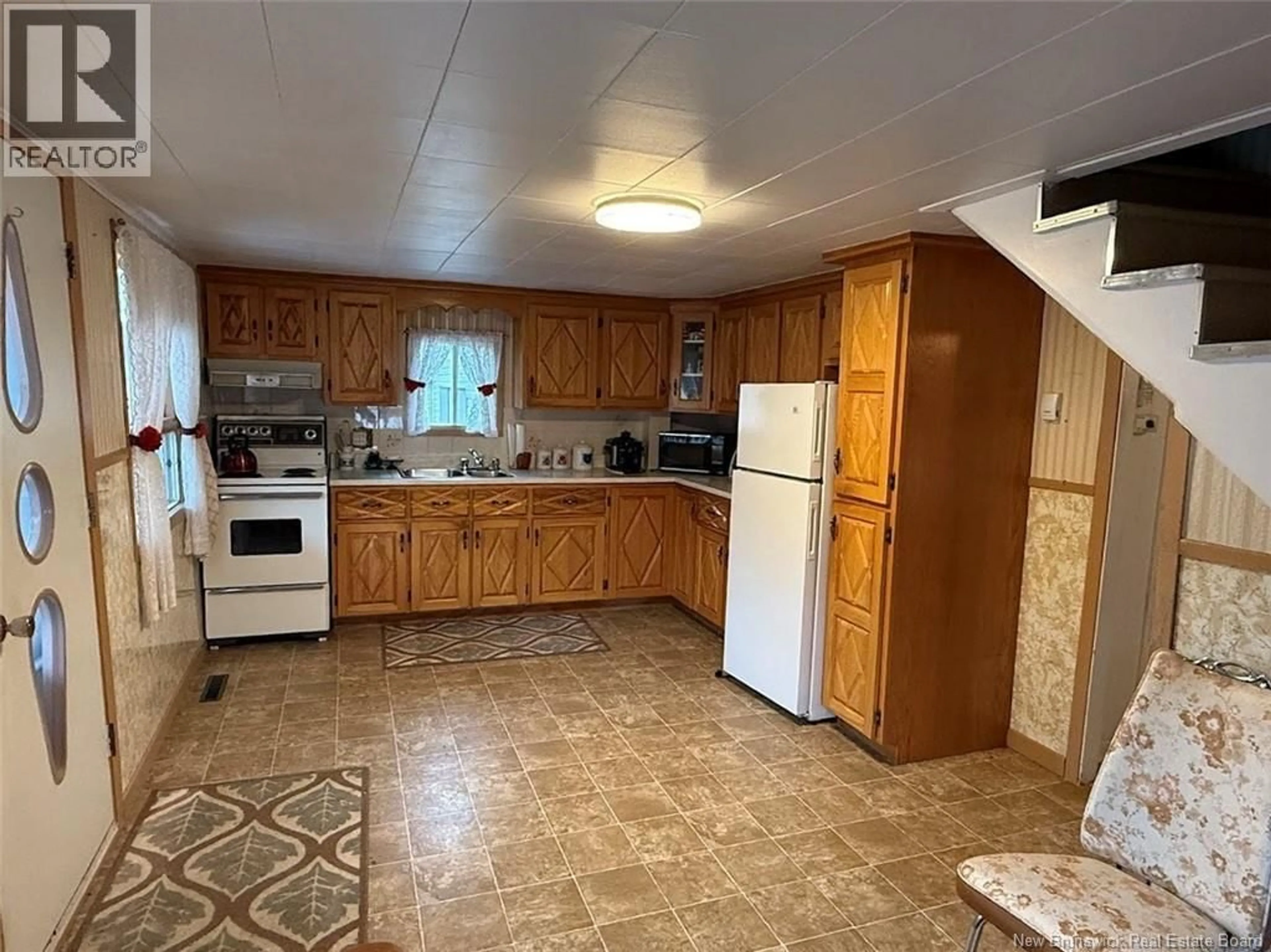 Standard kitchen, ceramic/tile floor for 60 IROQUOIS ROAD, Saint-Jacques New Brunswick E7B2B6