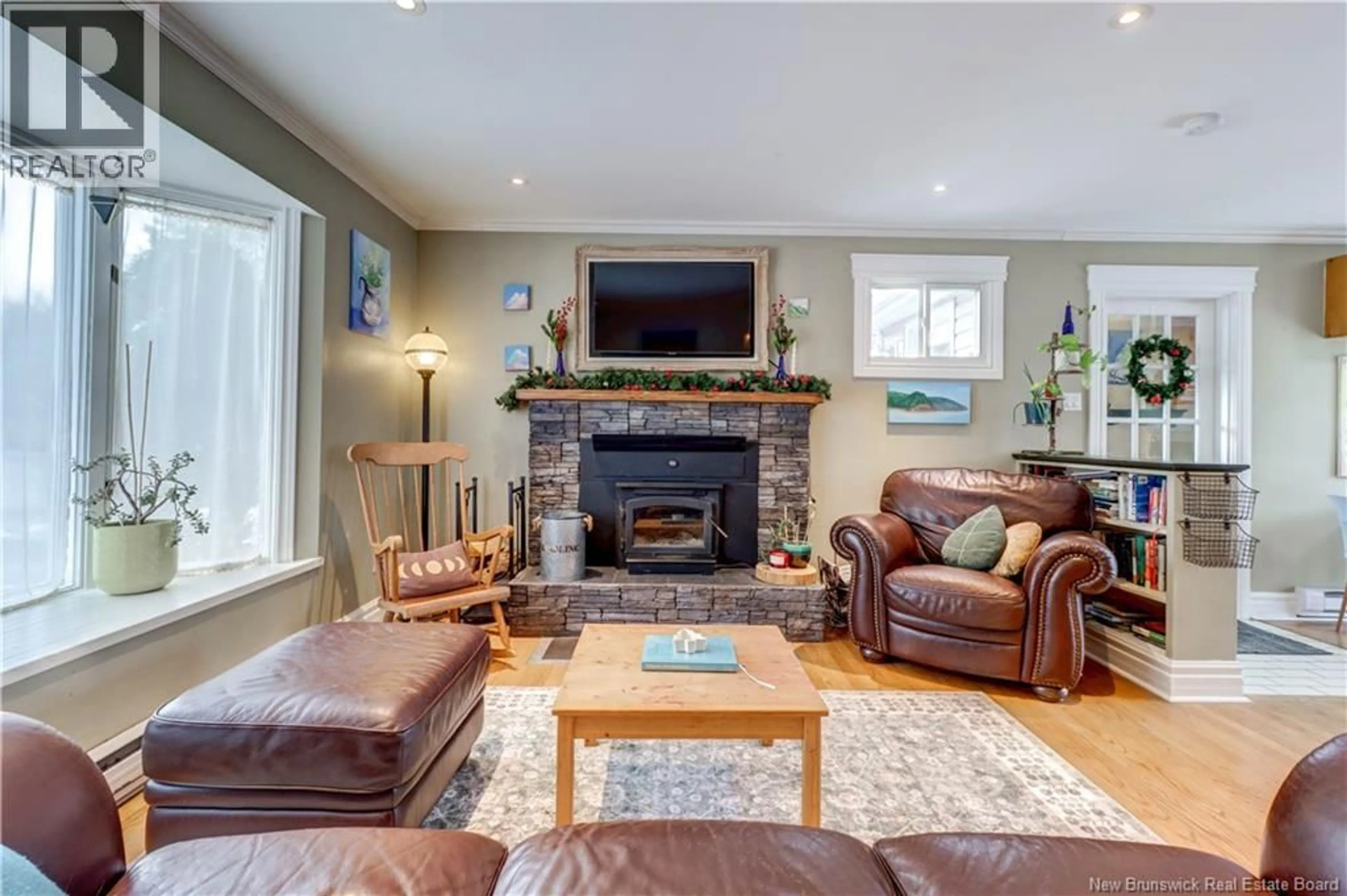 Living room with furniture, unknown for 38 LAKE ROAD, Quispamsis New Brunswick E2E4P9