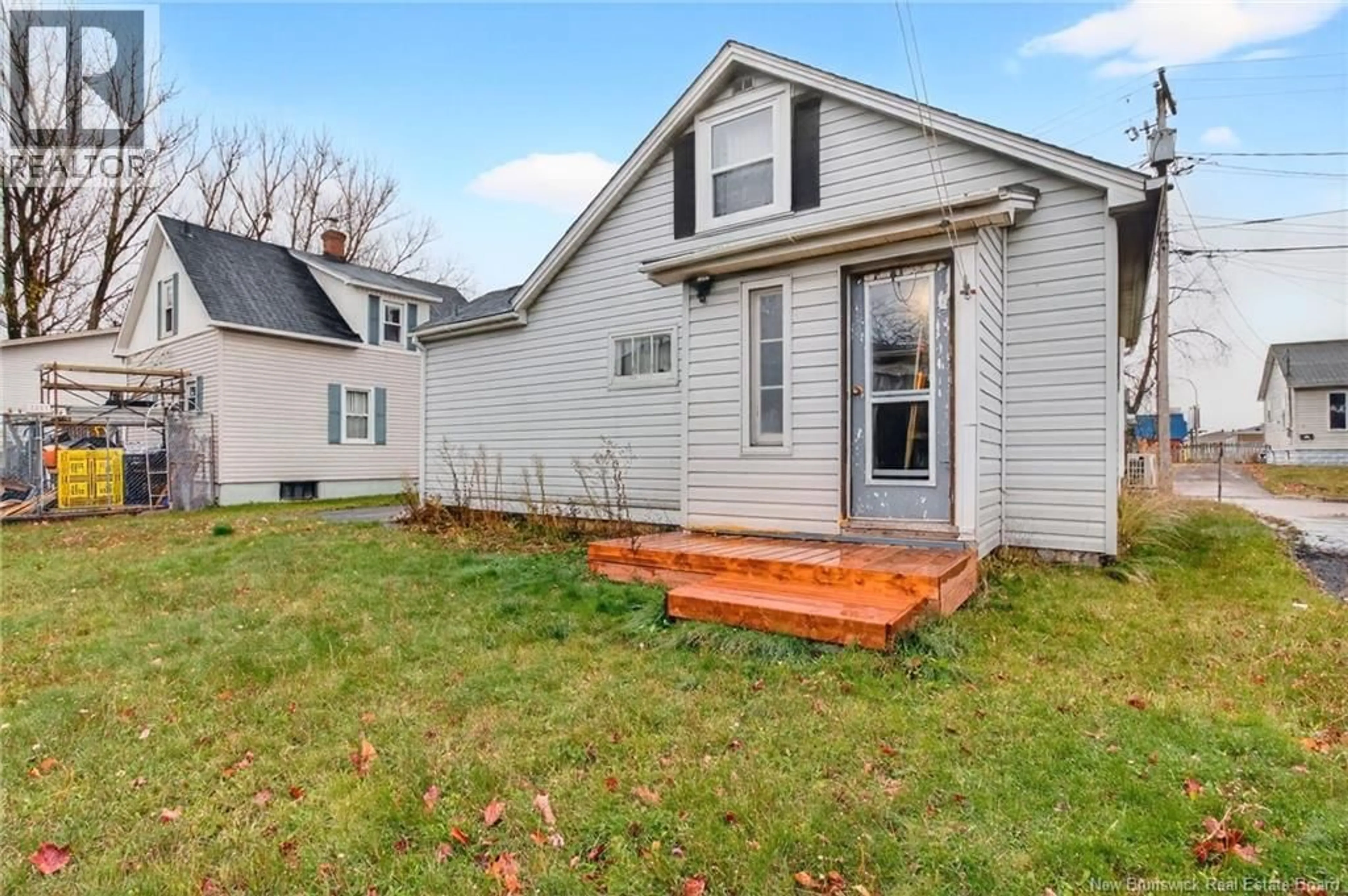 Home with vinyl exterior material, street for 12 ASH, Moncton New Brunswick E1C3M8