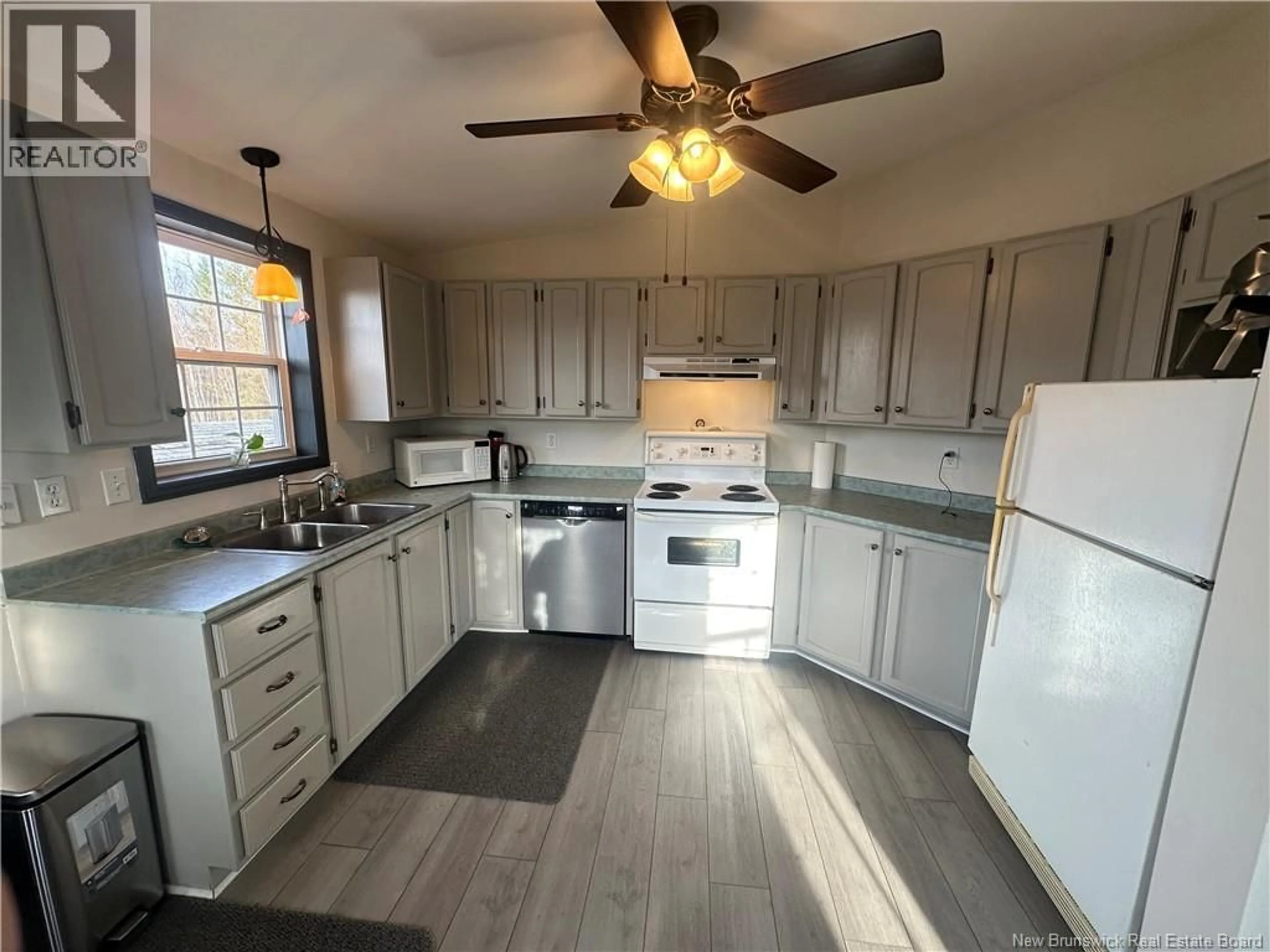 Standard kitchen, unknown for 1 CONVERSE LANE, Riverview New Brunswick E1B5J3