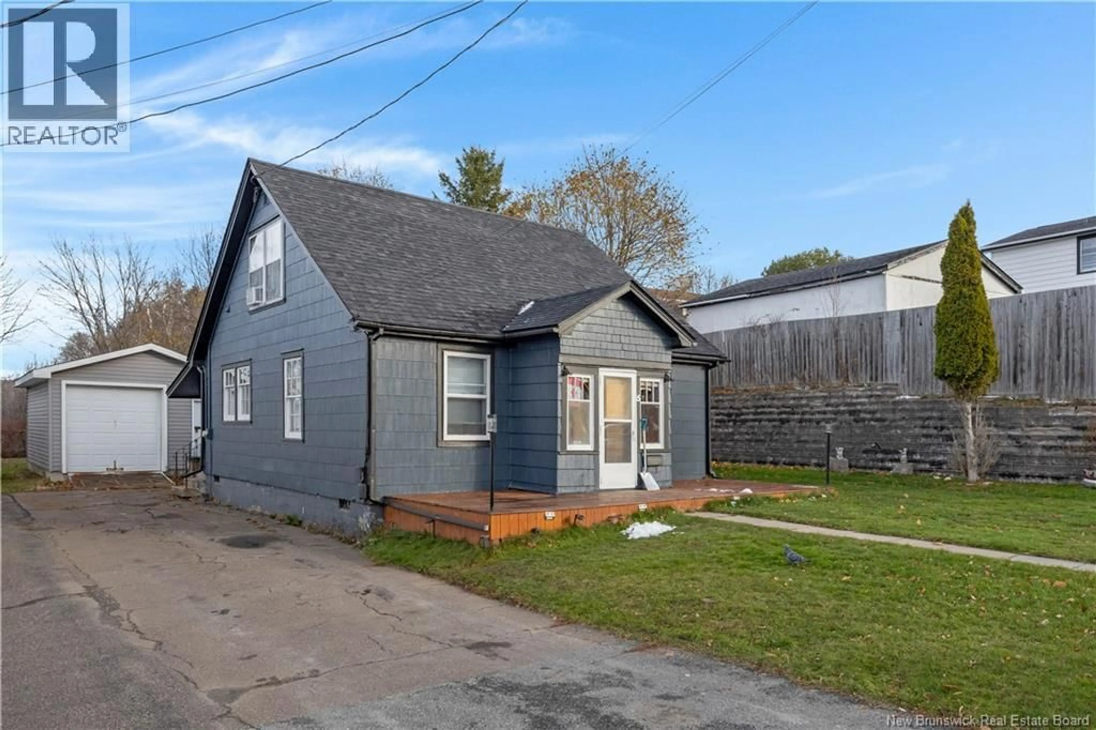 Unknown for 5 BALFOUR, Saint John New Brunswick E2K3B1