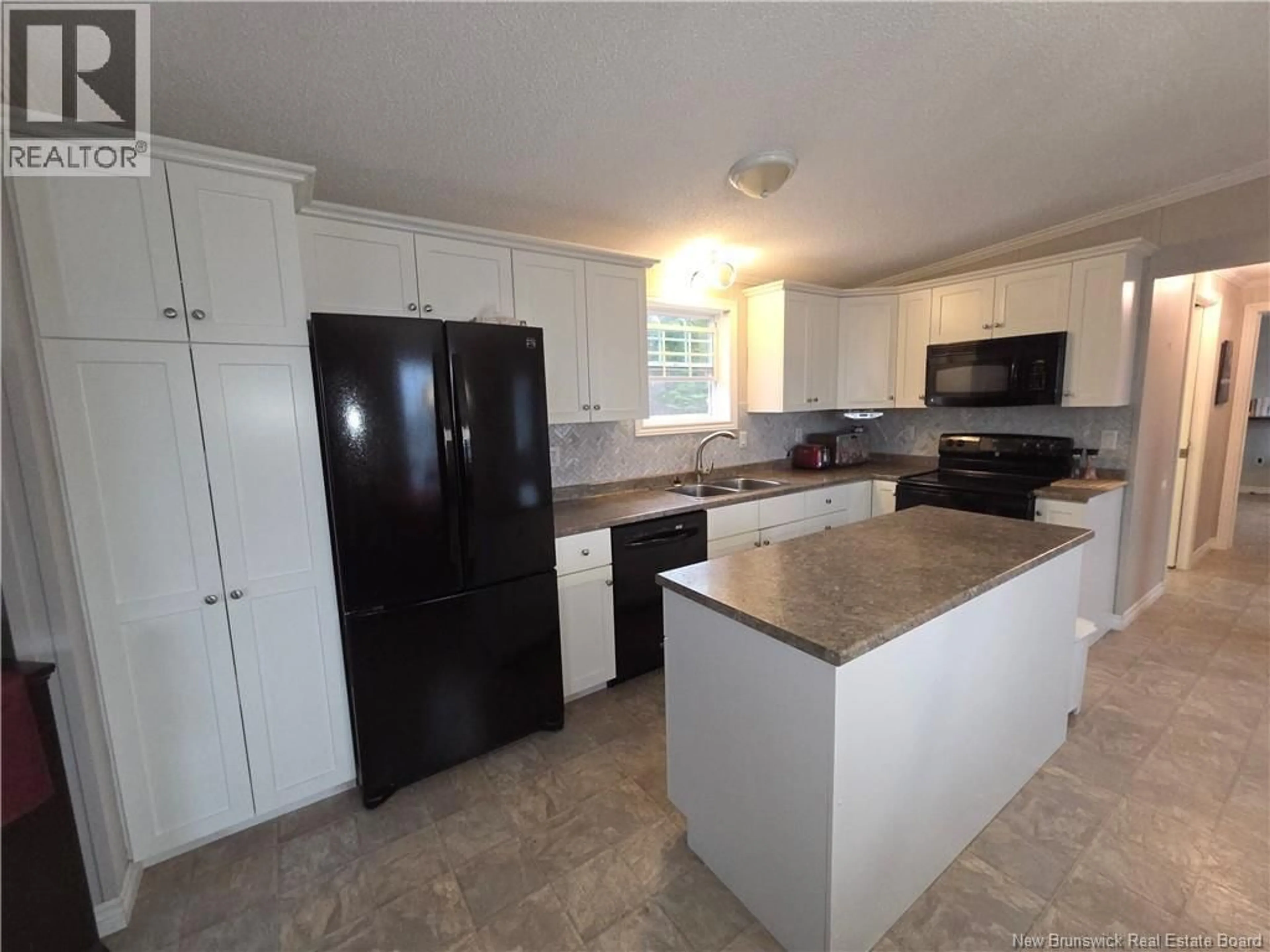 Standard kitchen, ceramic/tile floor for 201 BONAVENTURE, Shediac New Brunswick E4P0G9