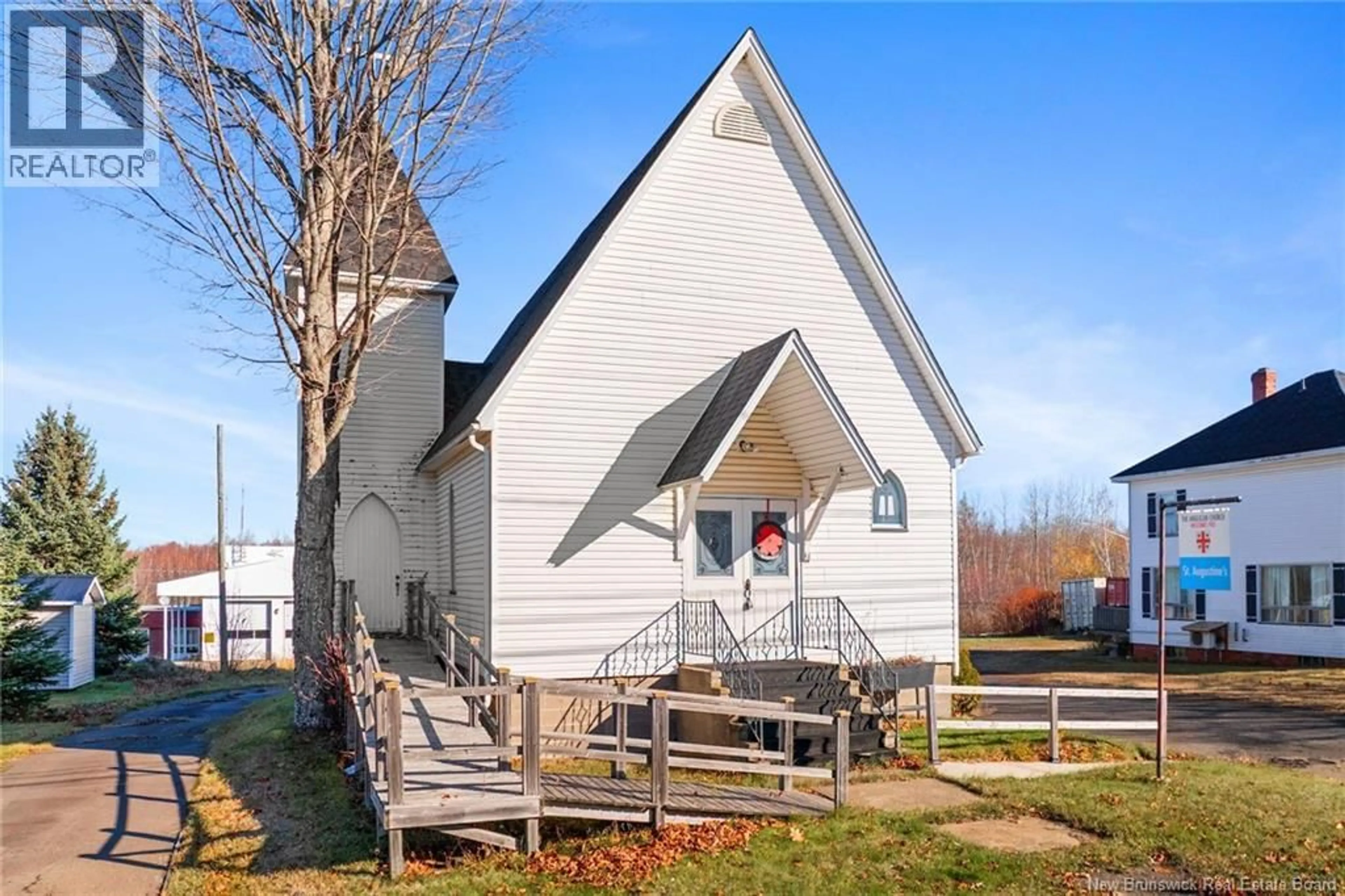 Patio, building for 69 KING STREET, Grand Lake New Brunswick E4A2J1