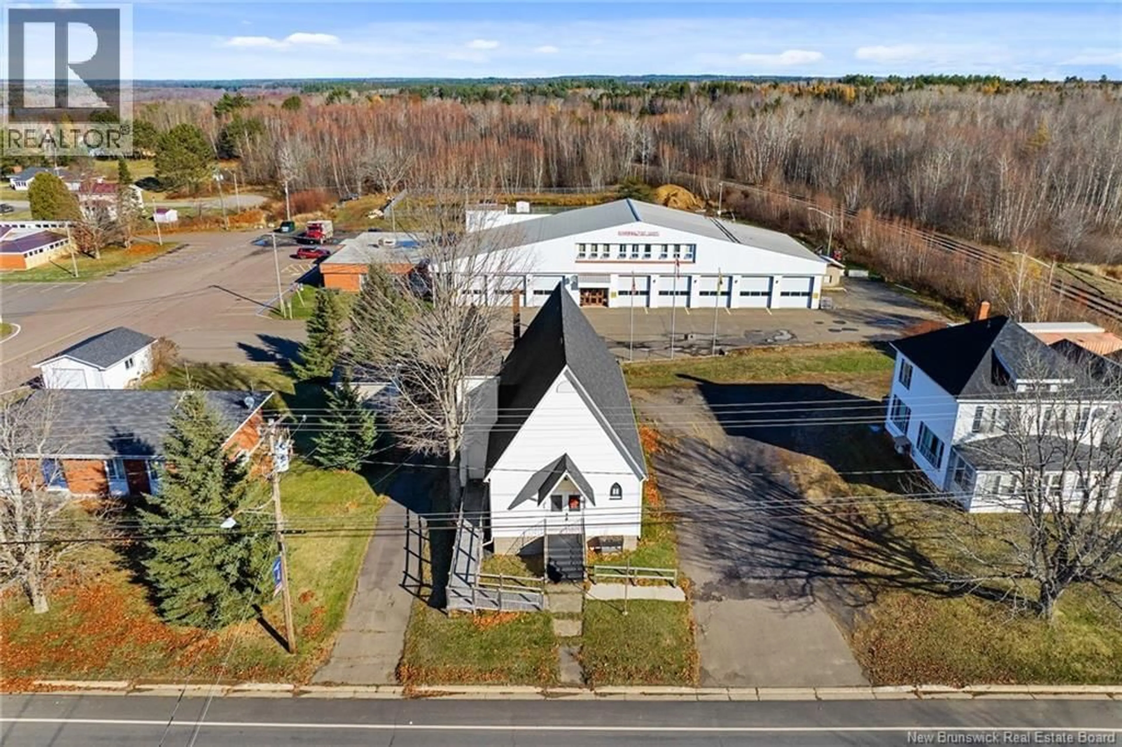 A pic from outside/outdoor area/front of a property/back of a property/a pic from drone, building for 69 KING STREET, Grand Lake New Brunswick E4A2J1