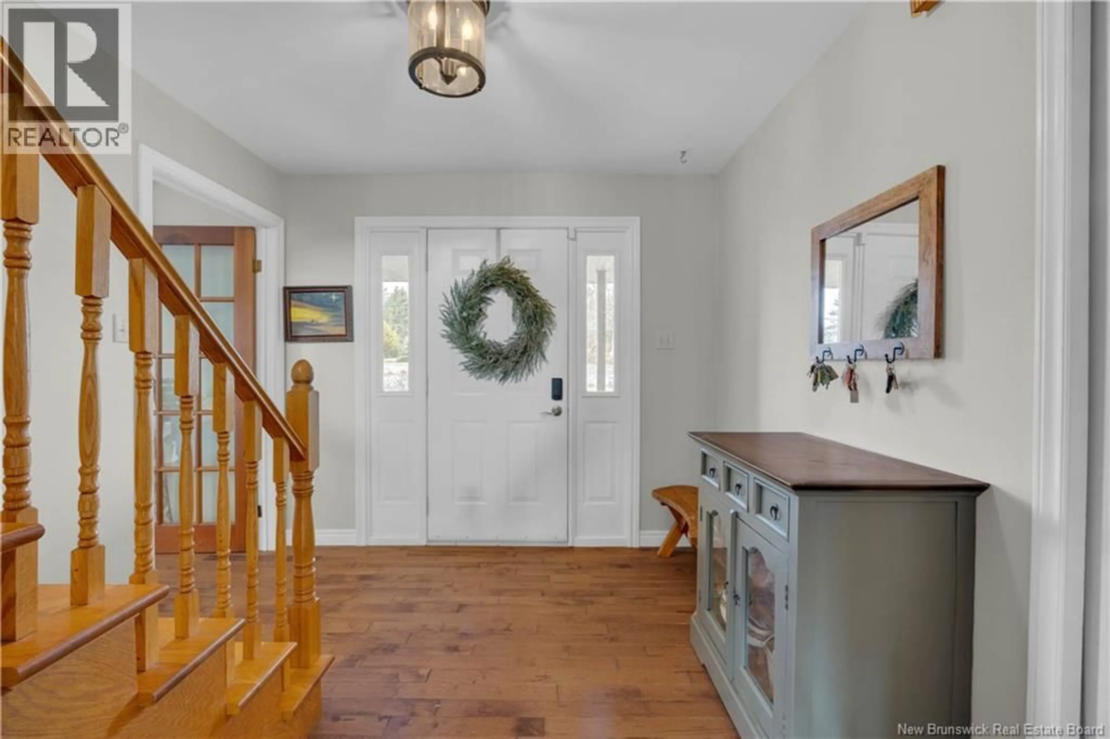 Indoor entryway for 15 VALENTINE BOULEVARD, Saint John New Brunswick E2M5G9