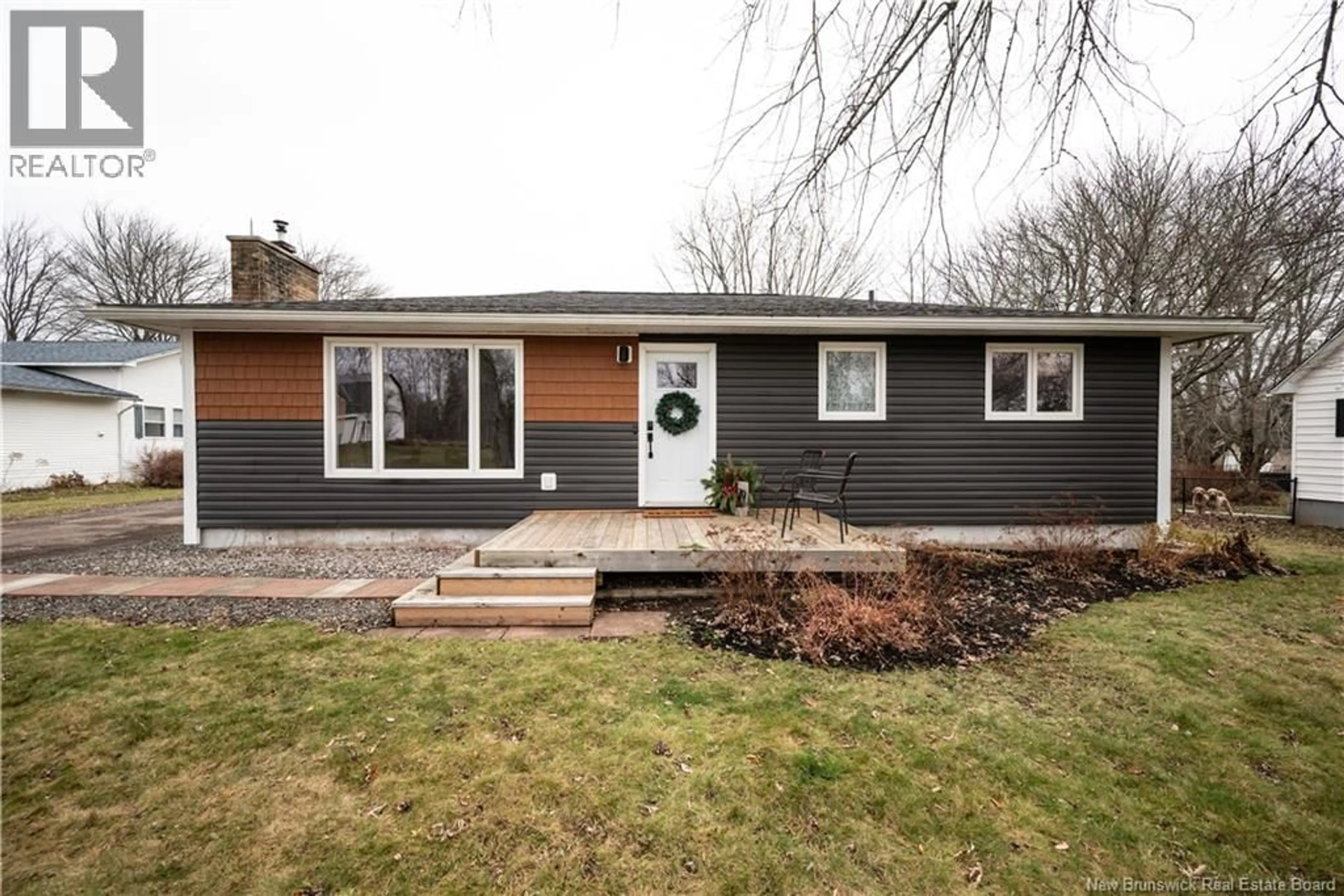 Home with vinyl exterior material, street for 79 VETERANS AVENUE, Salisbury New Brunswick E4J2T1