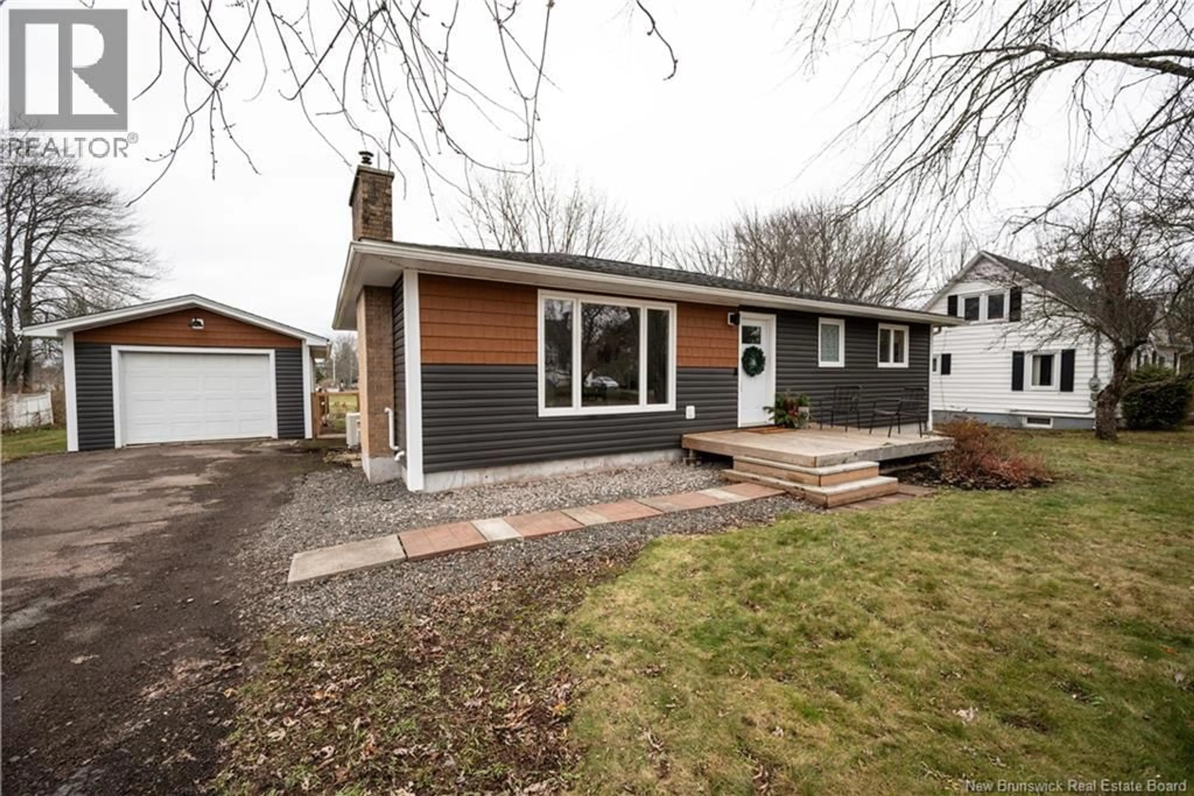 Home with vinyl exterior material, street for 79 VETERANS AVENUE, Salisbury New Brunswick E4J2T1