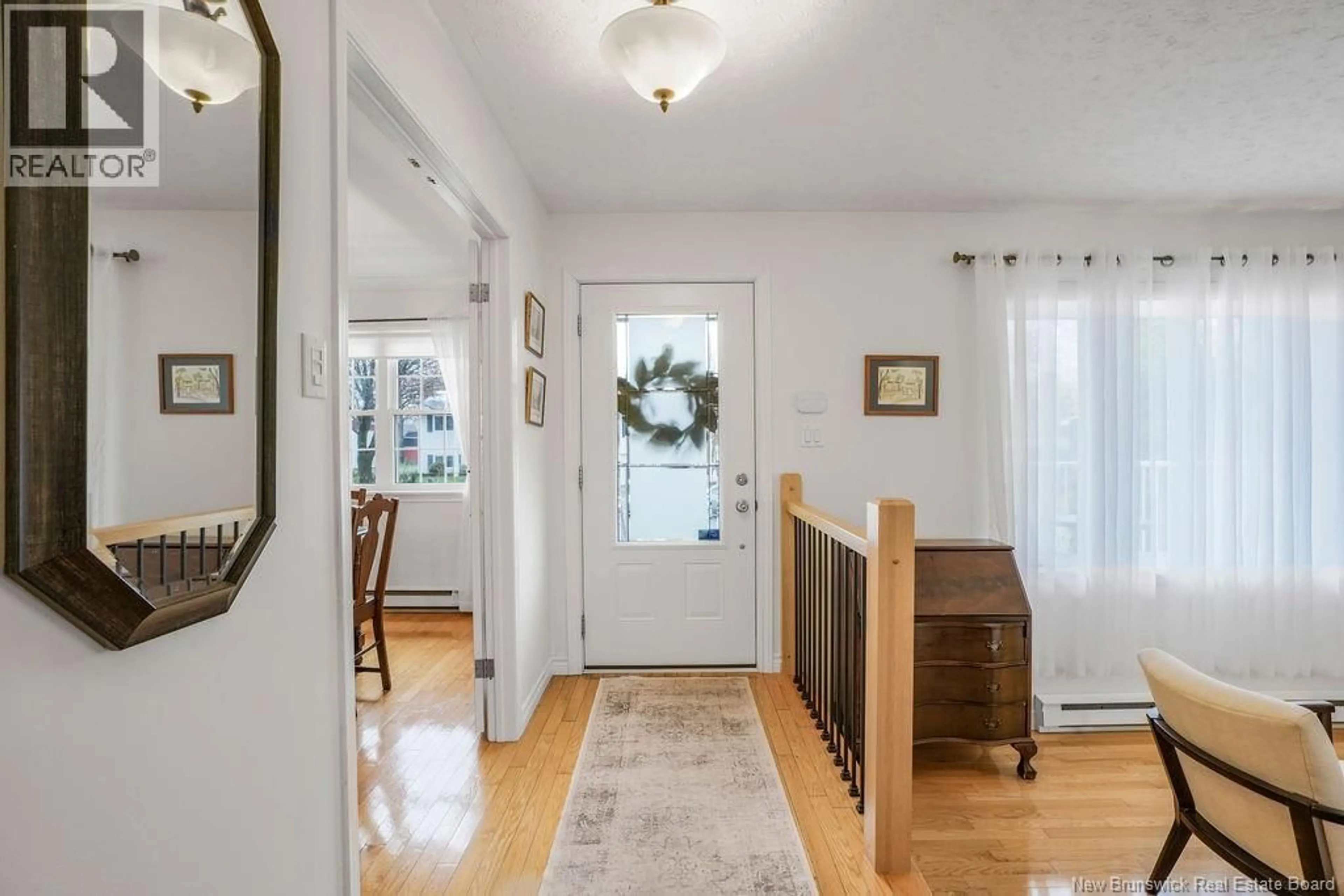 Indoor entryway for 49 WOODMOUNT DRIVE, Fredericton New Brunswick E3A2M2