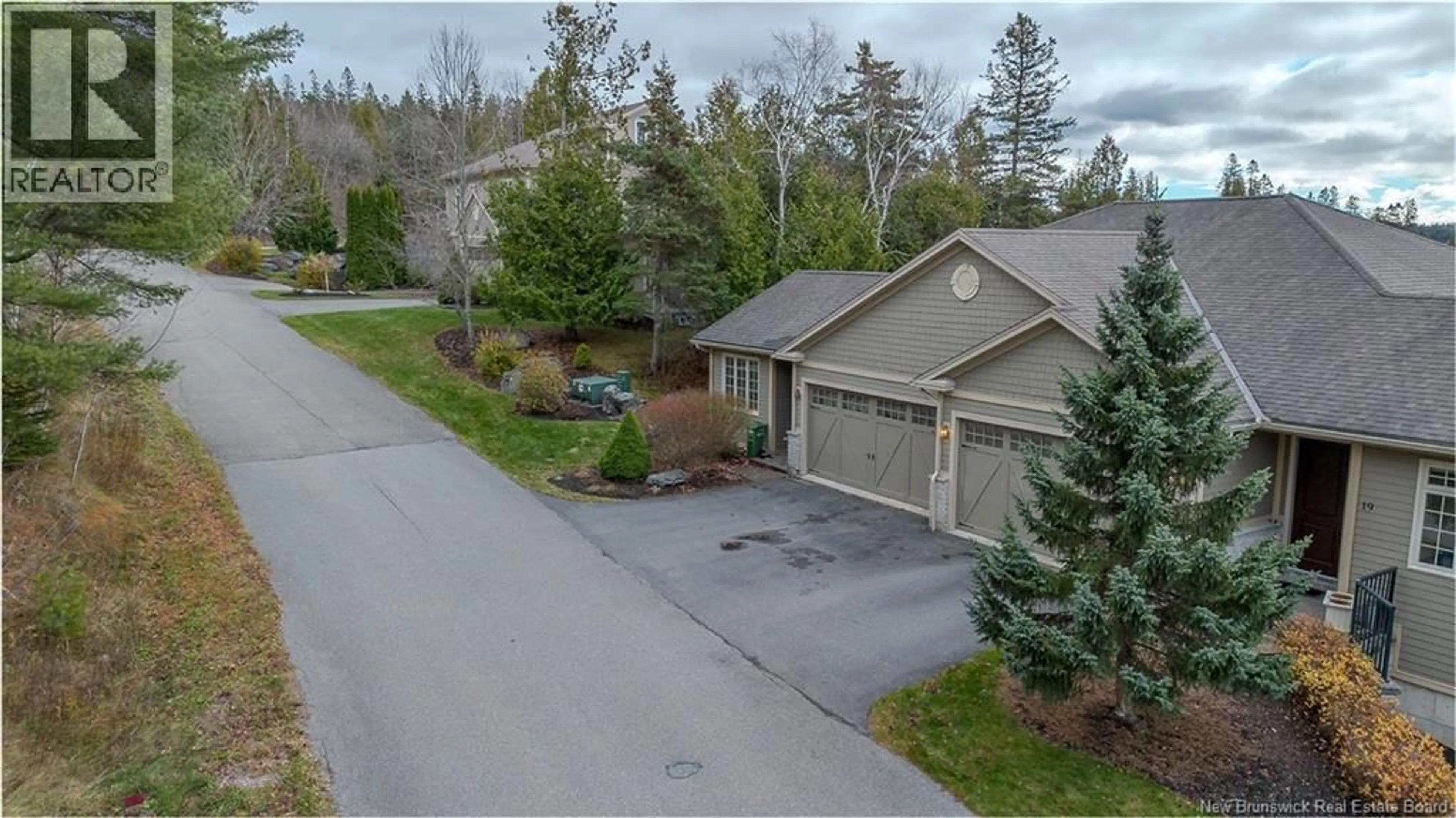 A pic from outside/outdoor area/front of a property/back of a property/a pic from drone, street for 17 UPPER DECK LANE, Saint John New Brunswick E2H2Z4