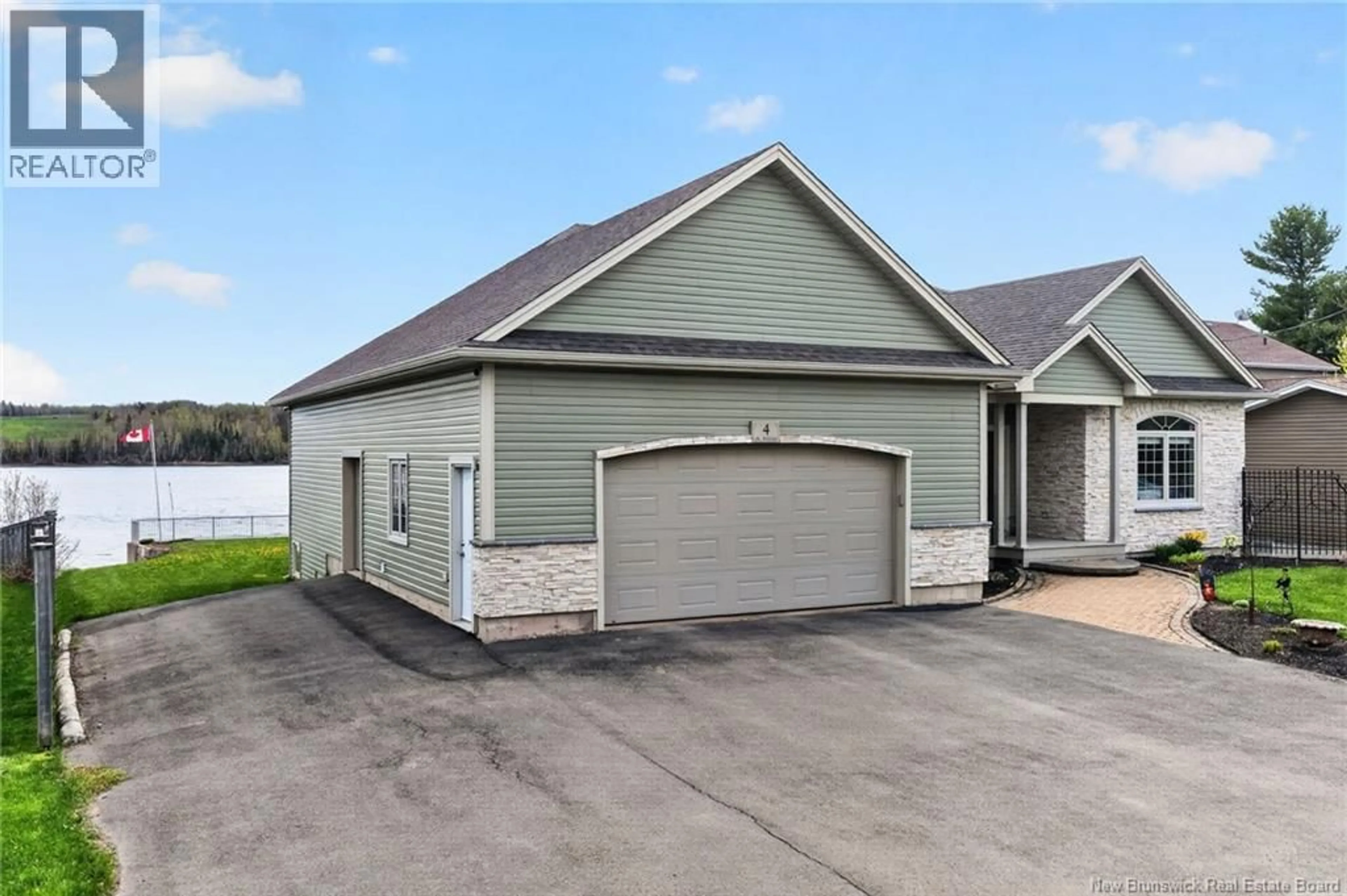 Indoor garage for 4 HILAIRE STREET, Sainte-Marie-De-Kent New Brunswick E4S1V9