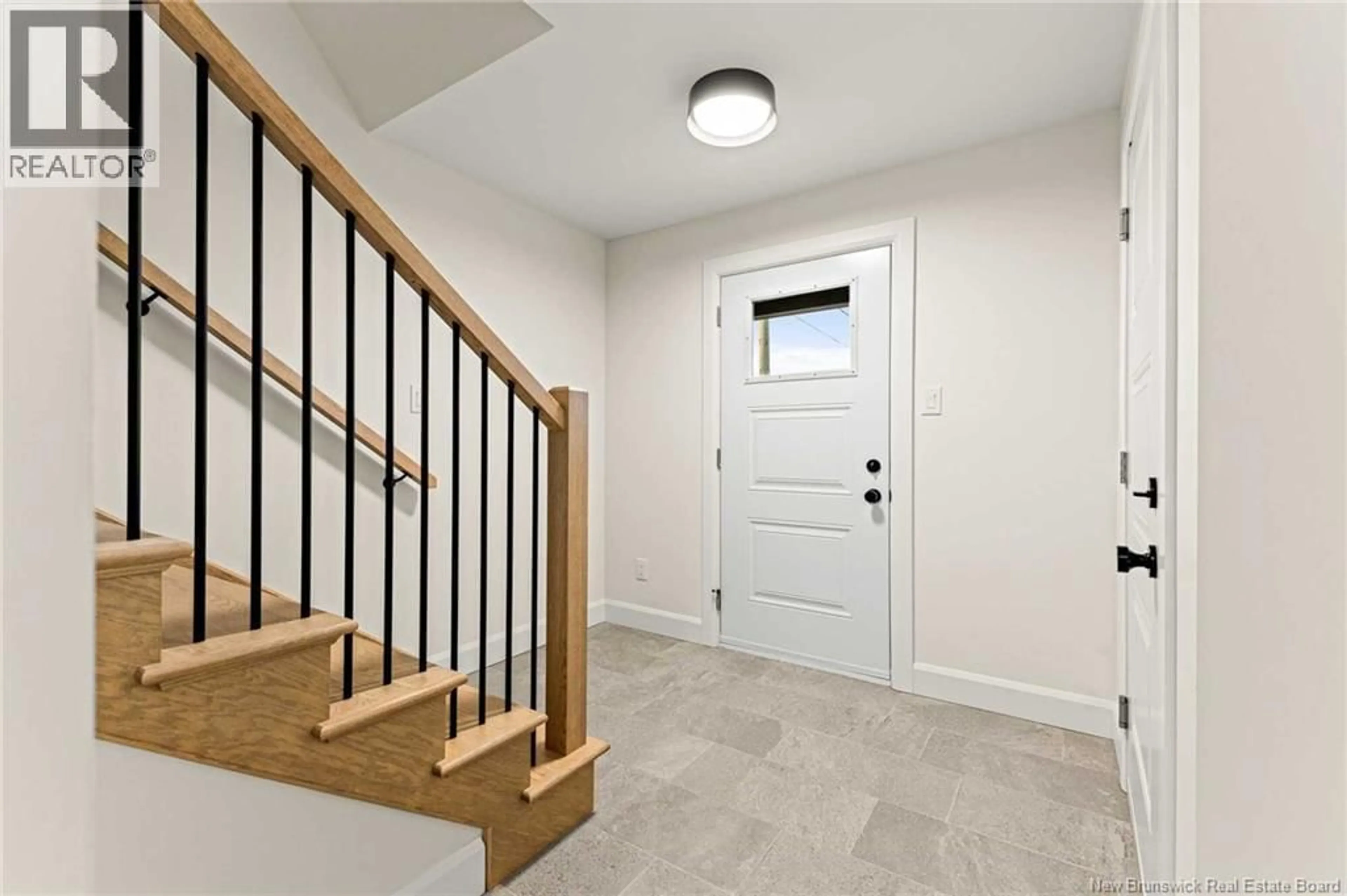 Indoor entryway for 307 MELANIE STREET, Dieppe New Brunswick E1K0A2