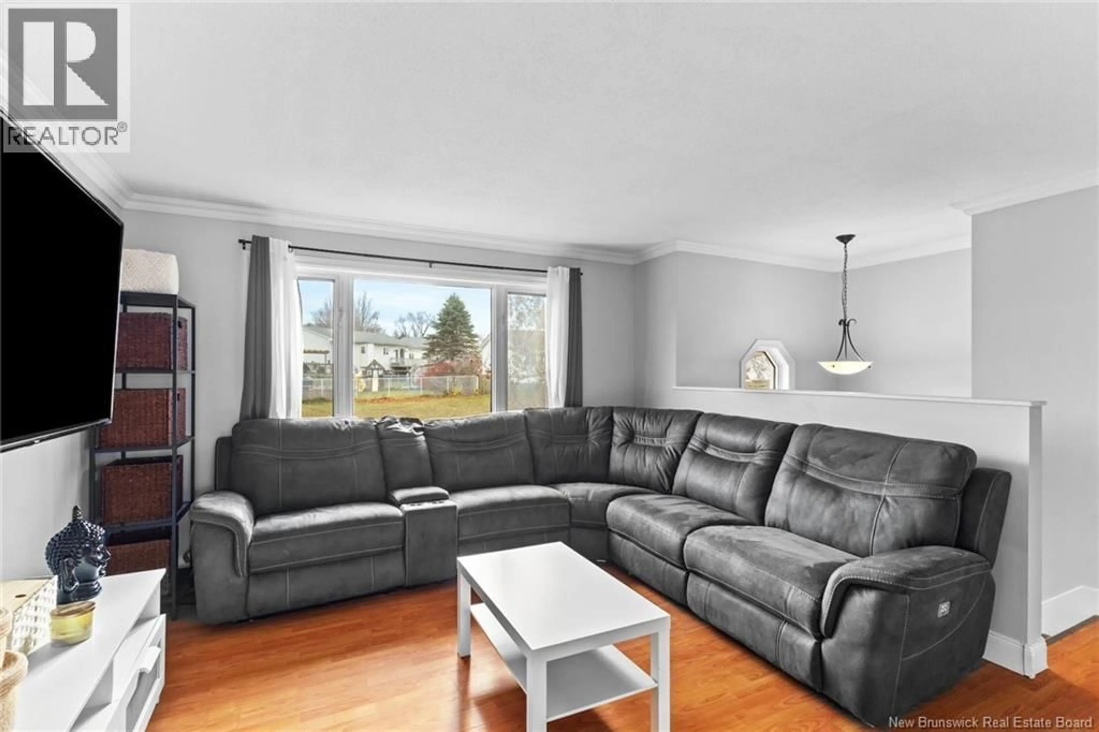 Living room with furniture, unknown for 10 CHATHAM AVENUE, Oromocto New Brunswick E2V2S3