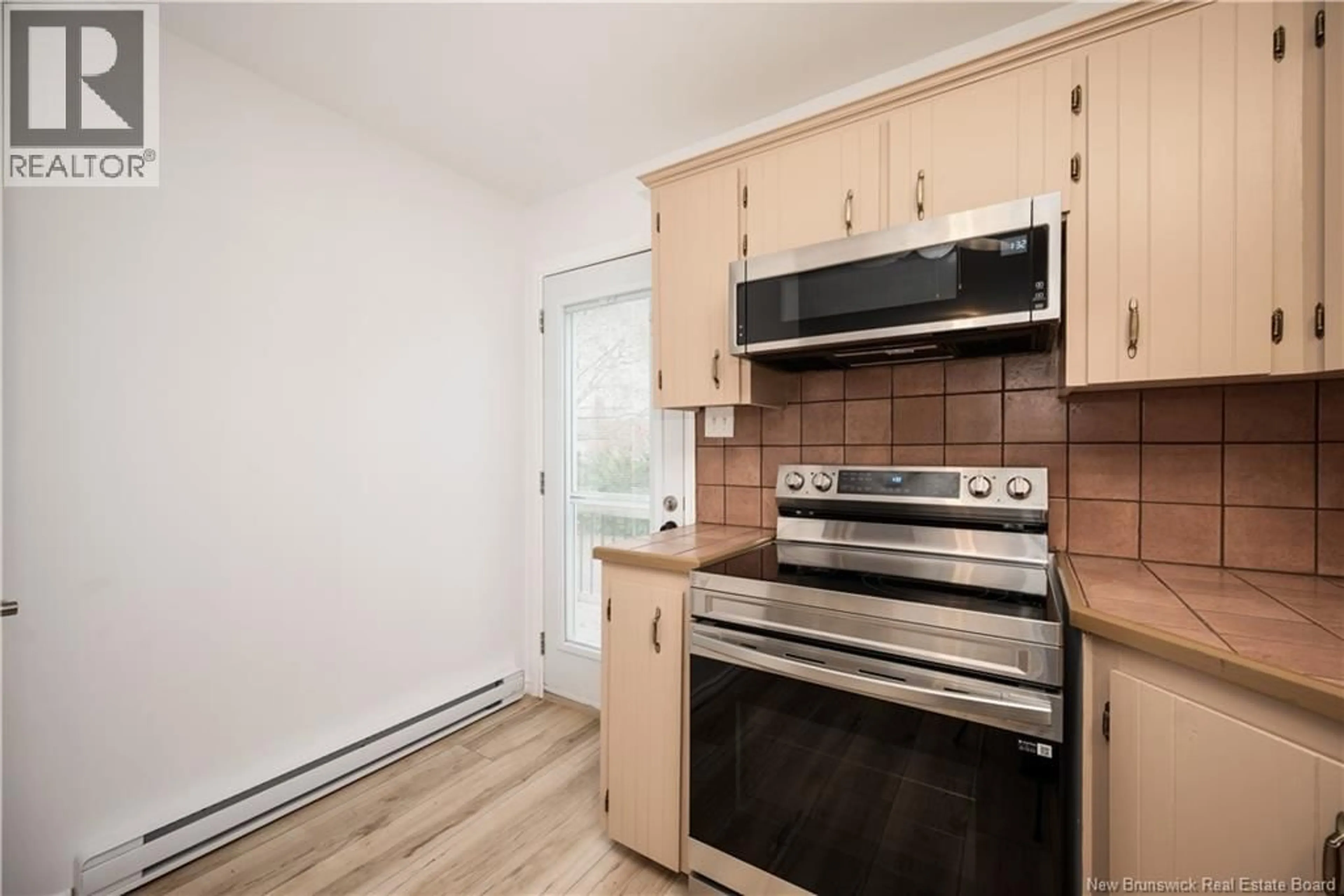 Standard kitchen, wood/laminate floor for 102 NOTINGHAM DRIVE, Moncton New Brunswick E1A5K1