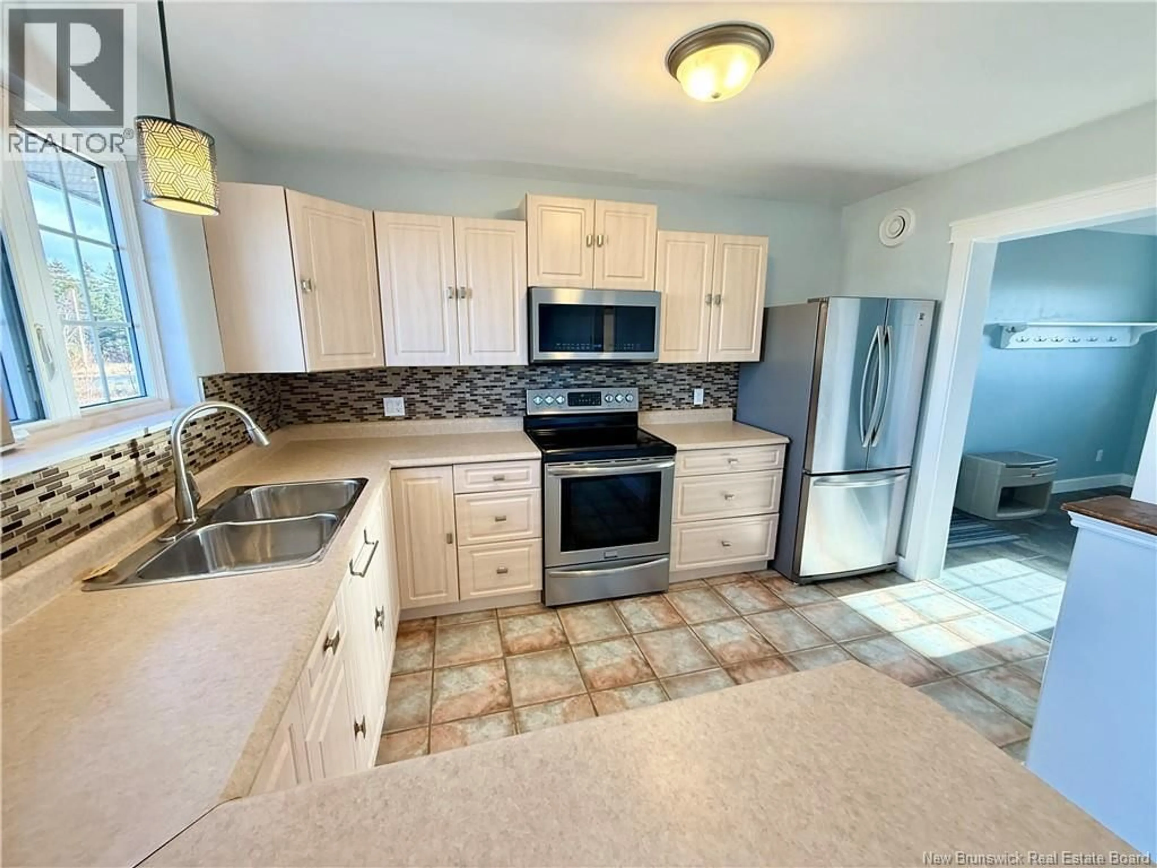 Standard kitchen, ceramic/tile floor for 44 BAYSHORE DRIVE, Bathurst New Brunswick E2A6A4