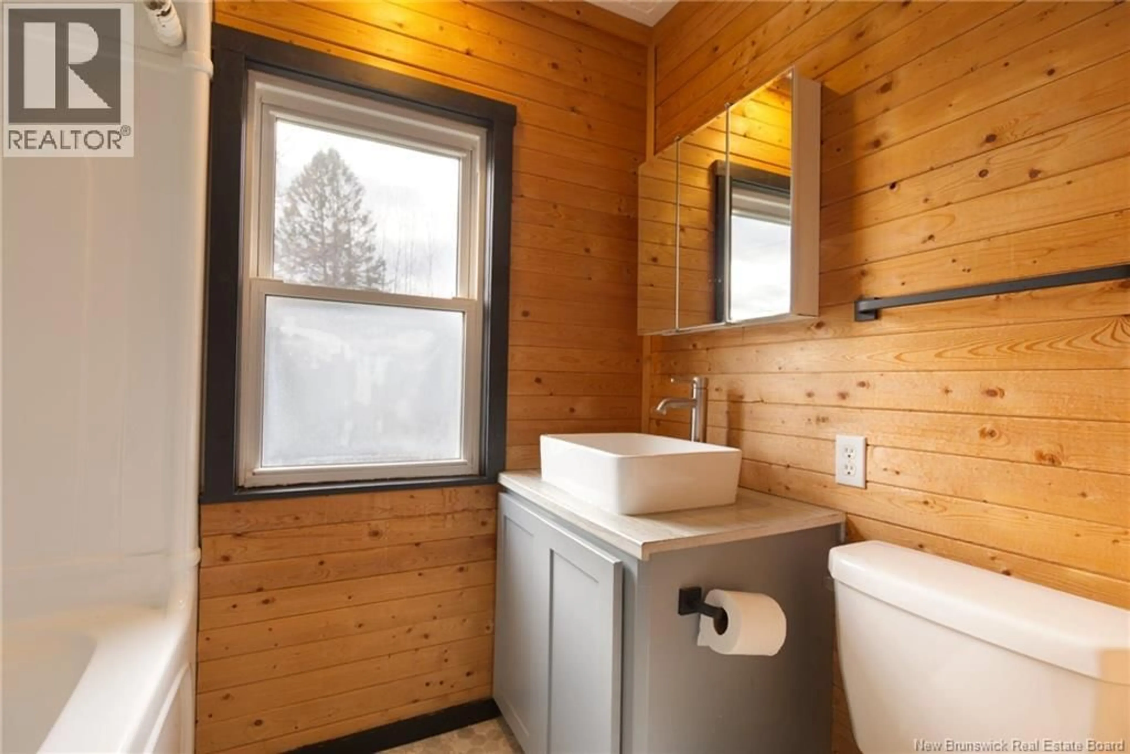 Standard bathroom, unknown for 567 CANADA STREET, Fredericton New Brunswick E3A4A8