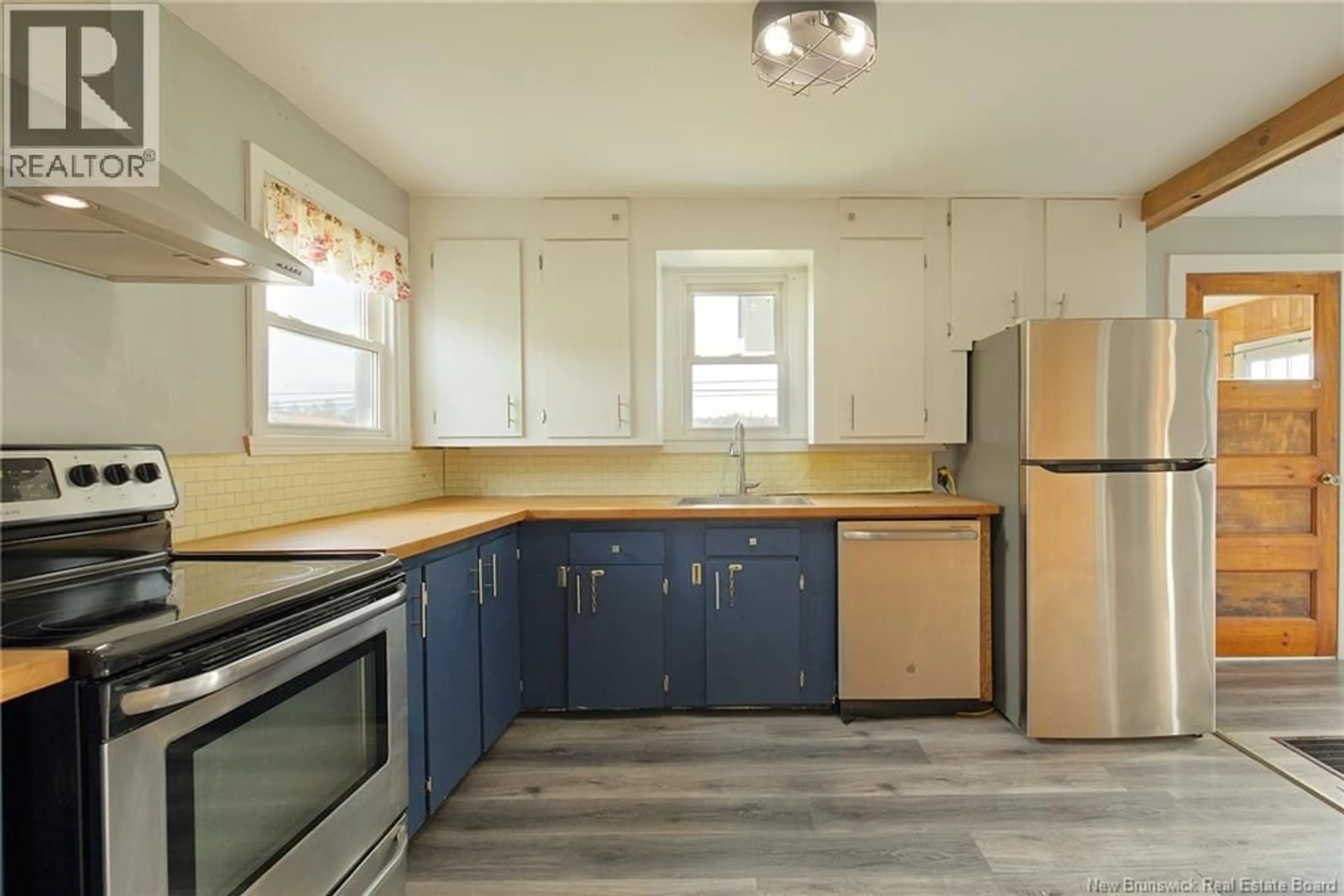 Standard kitchen, unknown for 567 CANADA STREET, Fredericton New Brunswick E3A4A8