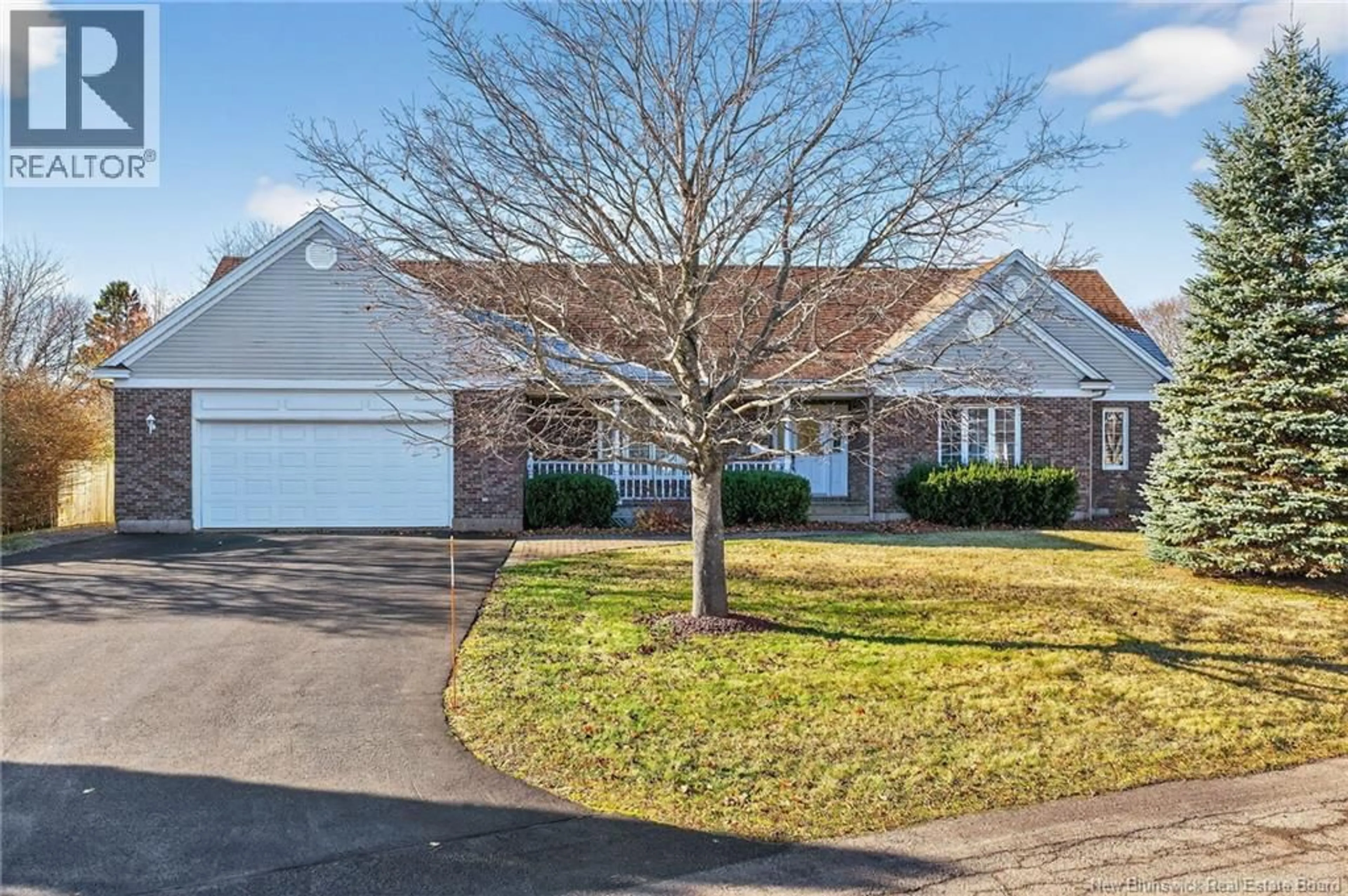 A pic from outside/outdoor area/front of a property/back of a property/a pic from drone, street for 215 OLIVE STREET, Shediac New Brunswick E4P2K2