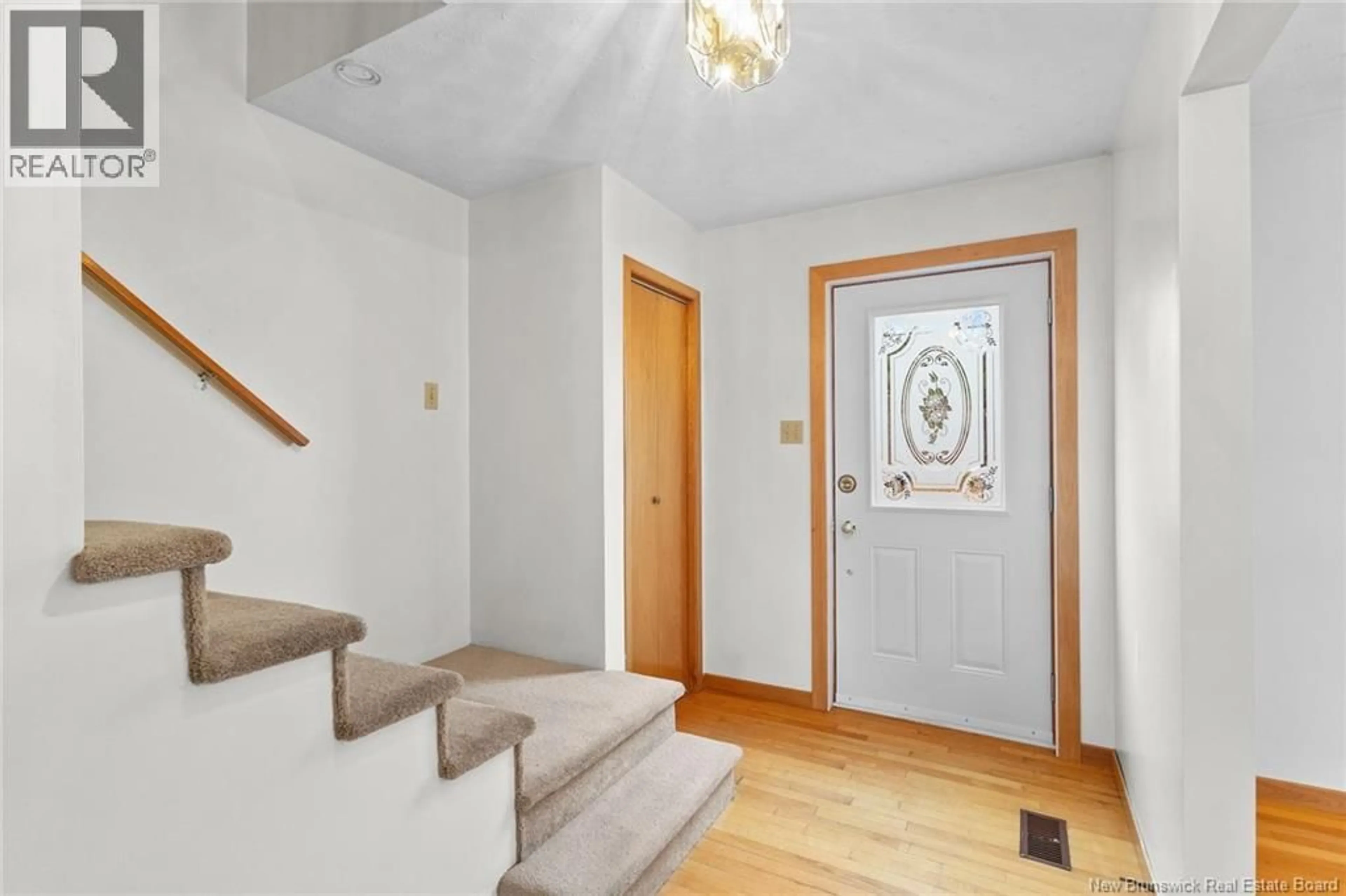 Indoor entryway for 1393 ROUTE 102 ROUTE, Upper Gagetown New Brunswick E5M1P5