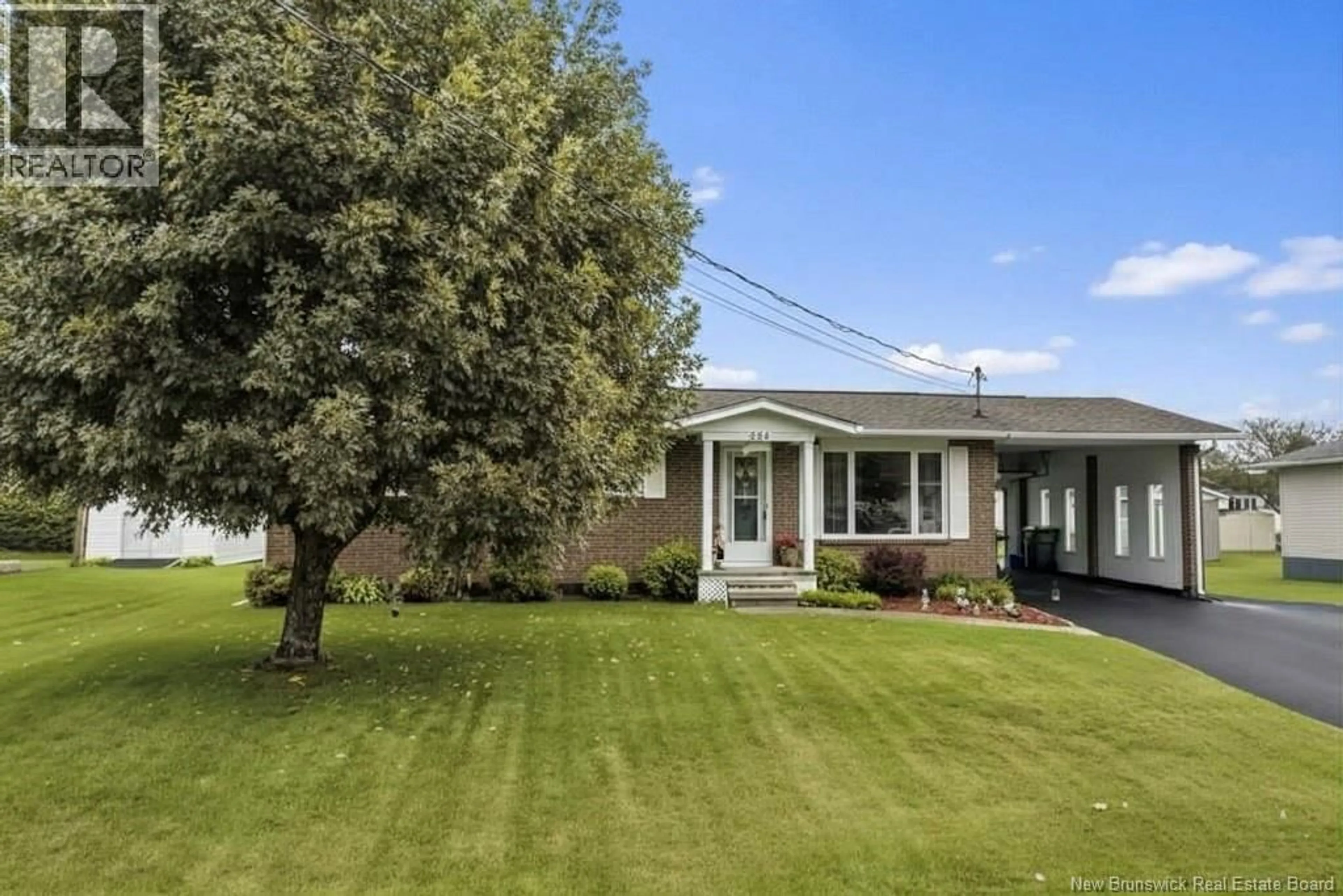 A pic from outside/outdoor area/front of a property/back of a property/a pic from drone, unknown for 654 2IEME AVE, Grand-Sault/Grand Falls New Brunswick E3Z1A3