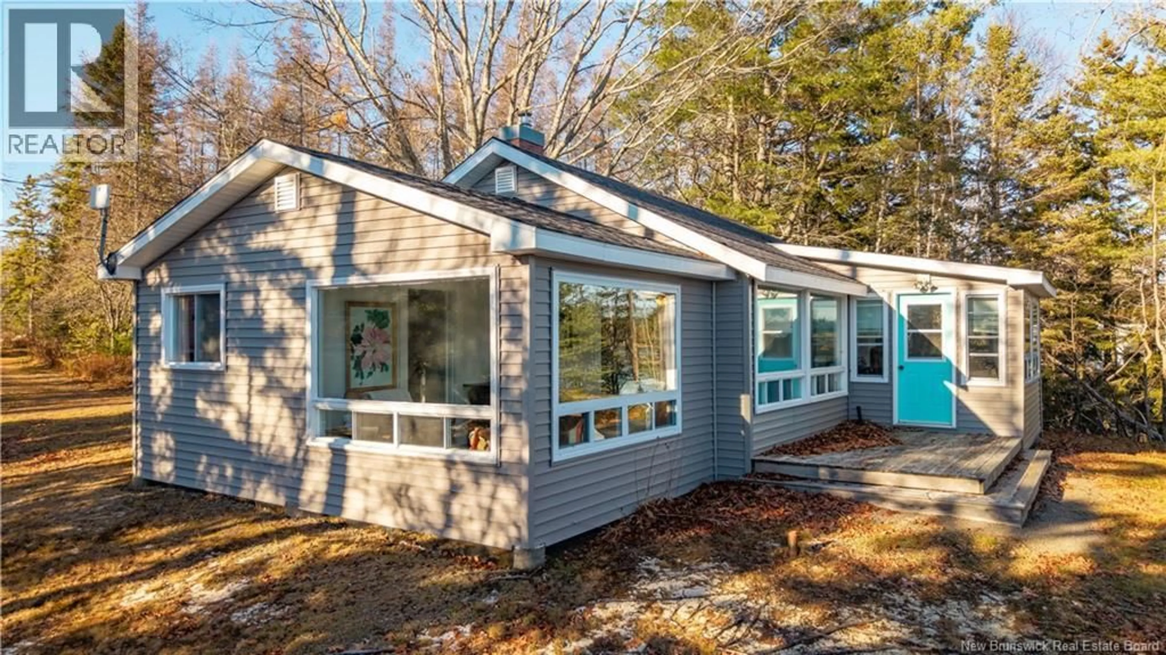 Home with vinyl exterior material, building for 11 COFFEY LANE, Oak Bay New Brunswick E3L3W2