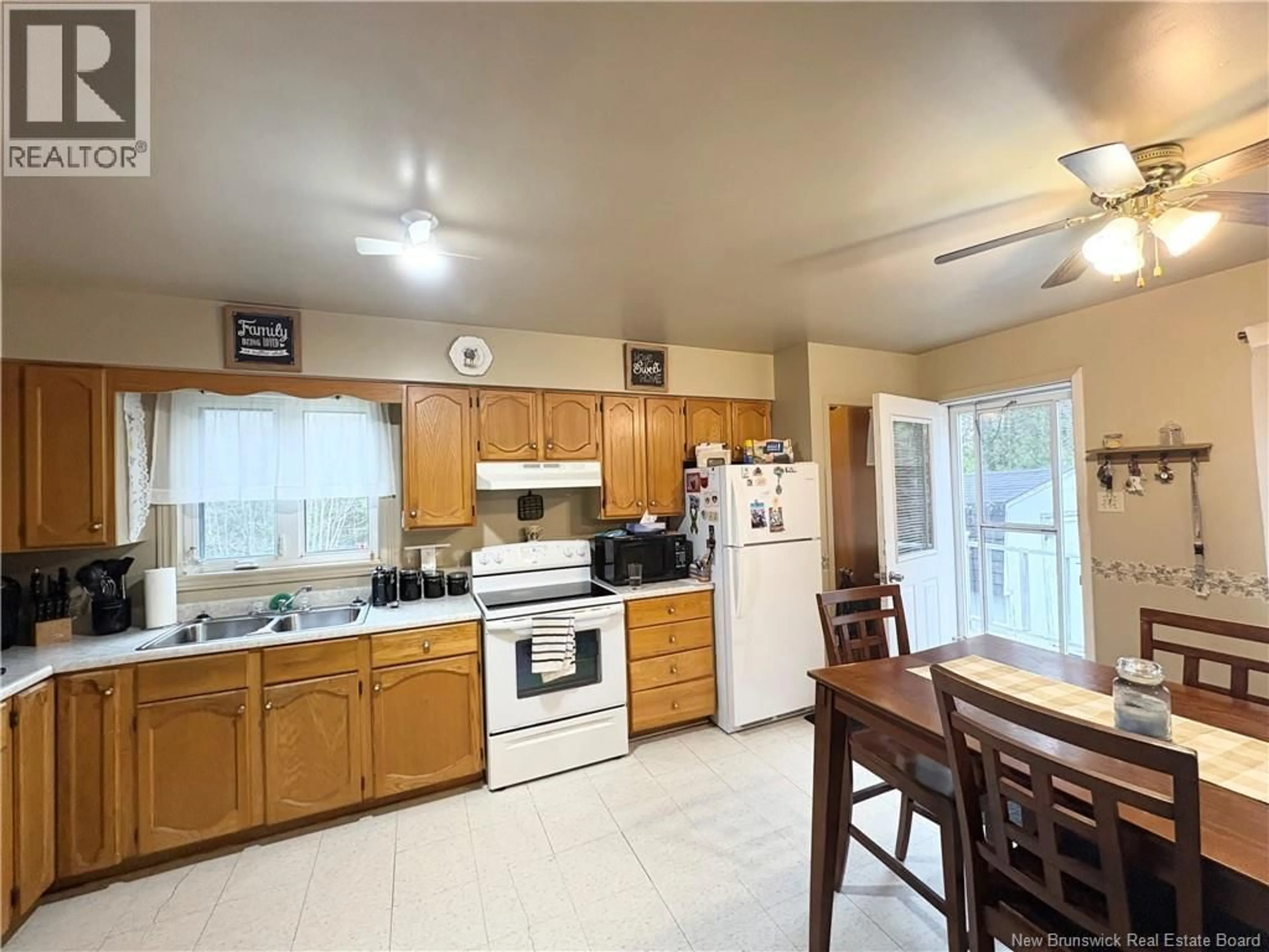 Standard kitchen, unknown for 4420 ROUTE 11, Tabusintac New Brunswick E9H1J3