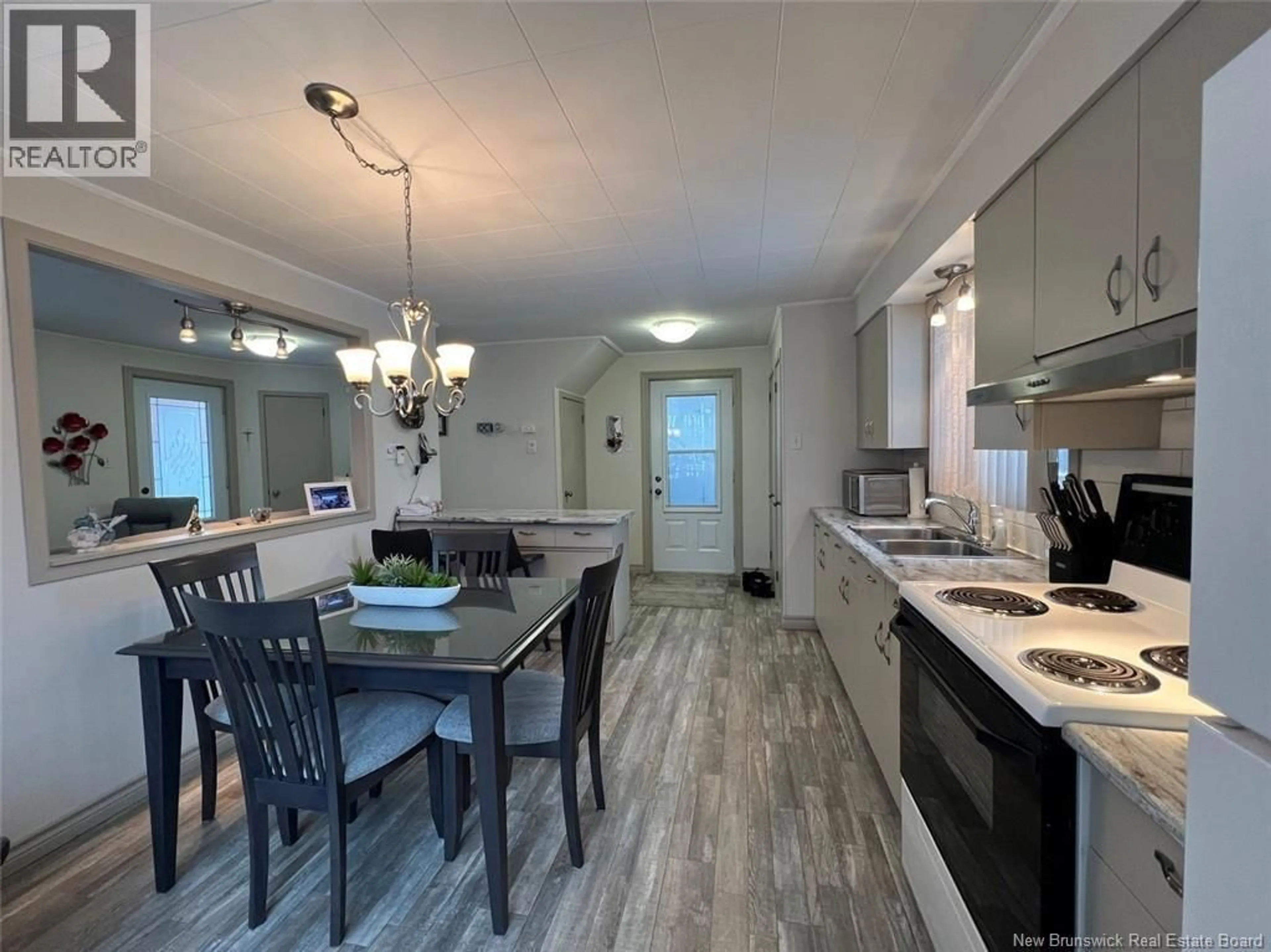 Open concept kitchen, unknown for 54 MARTIN STREET, Edmundston New Brunswick E3V4E2