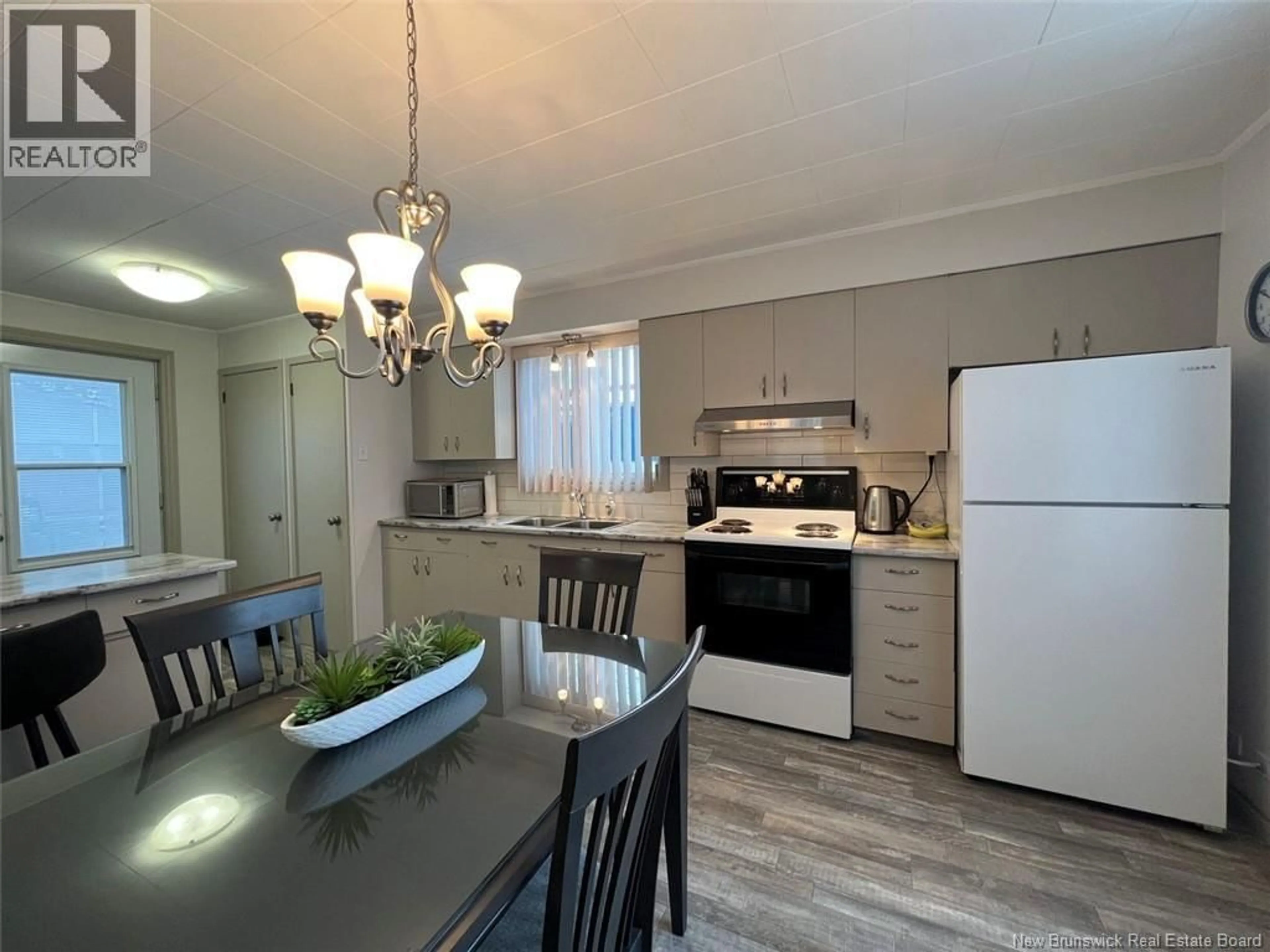 Open concept kitchen, unknown for 54 MARTIN STREET, Edmundston New Brunswick E3V4E2