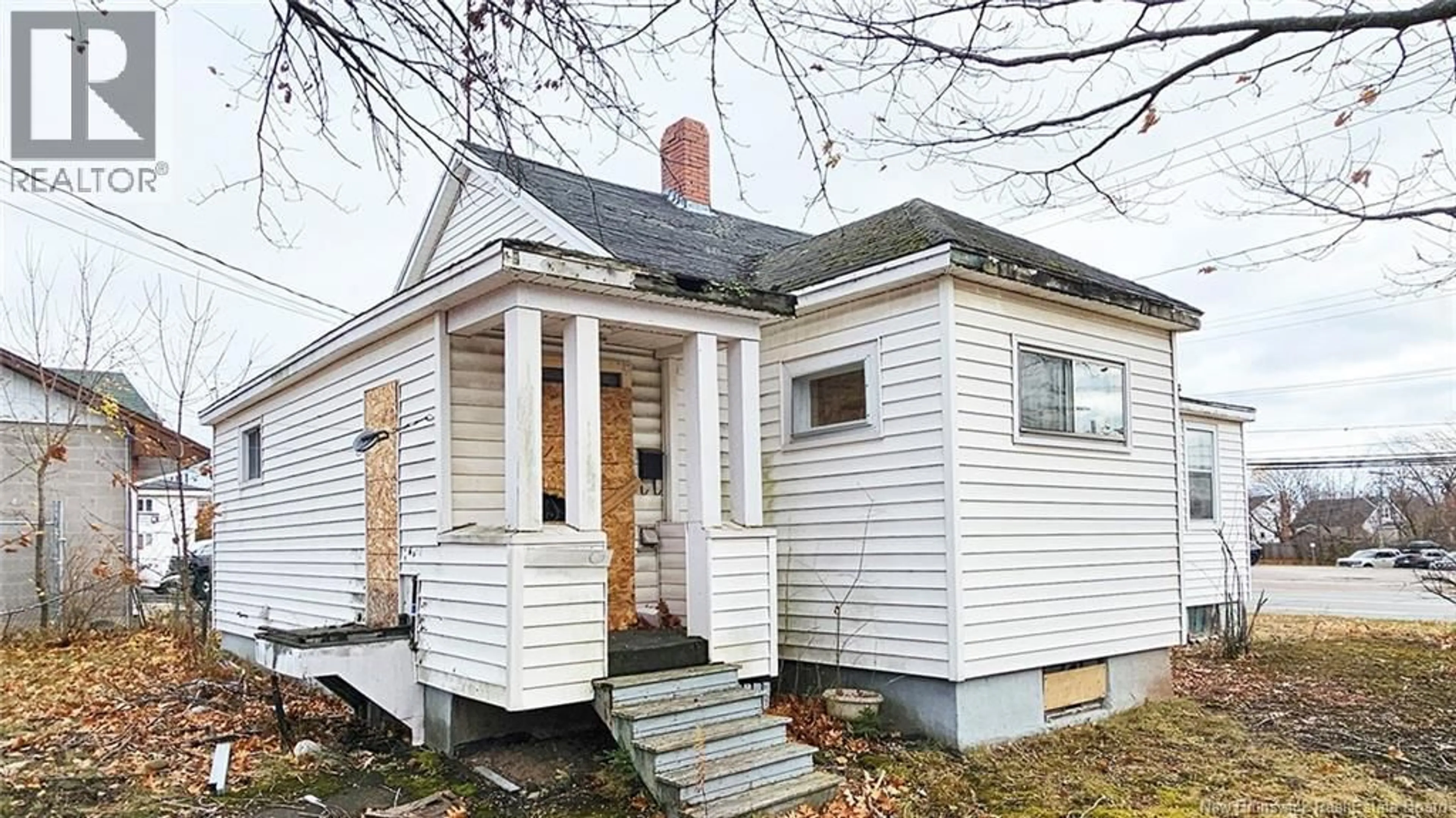 Home with vinyl exterior material, building for 561 ST GEORGE BOULEVARD, Moncton New Brunswick E1E2B7