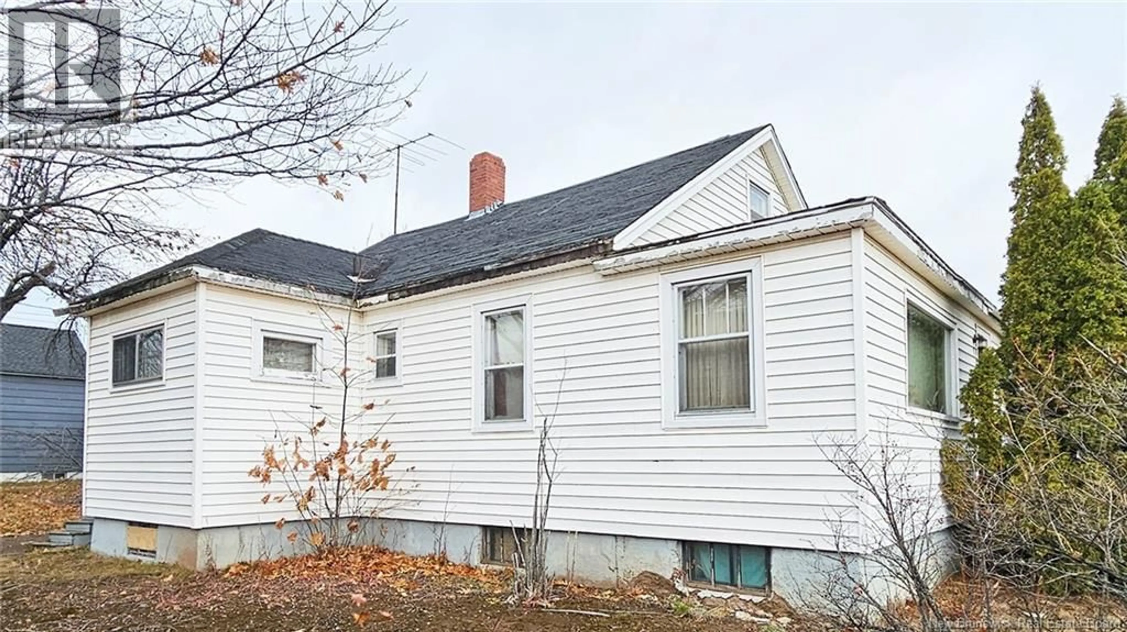 Home with vinyl exterior material, building for 561 ST GEORGE BOULEVARD, Moncton New Brunswick E1E2B7