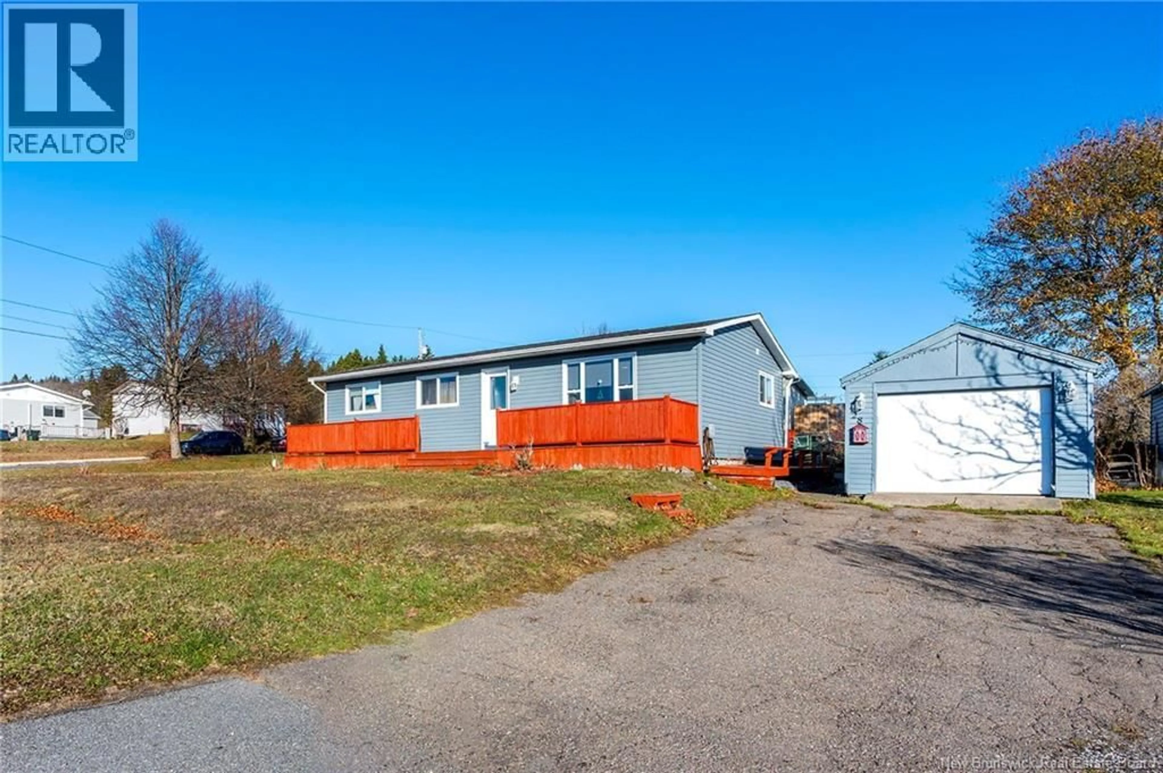 A pic from outside/outdoor area/front of a property/back of a property/a pic from drone, street for 28 EDEN STREET, Saint John New Brunswick E2P1C8