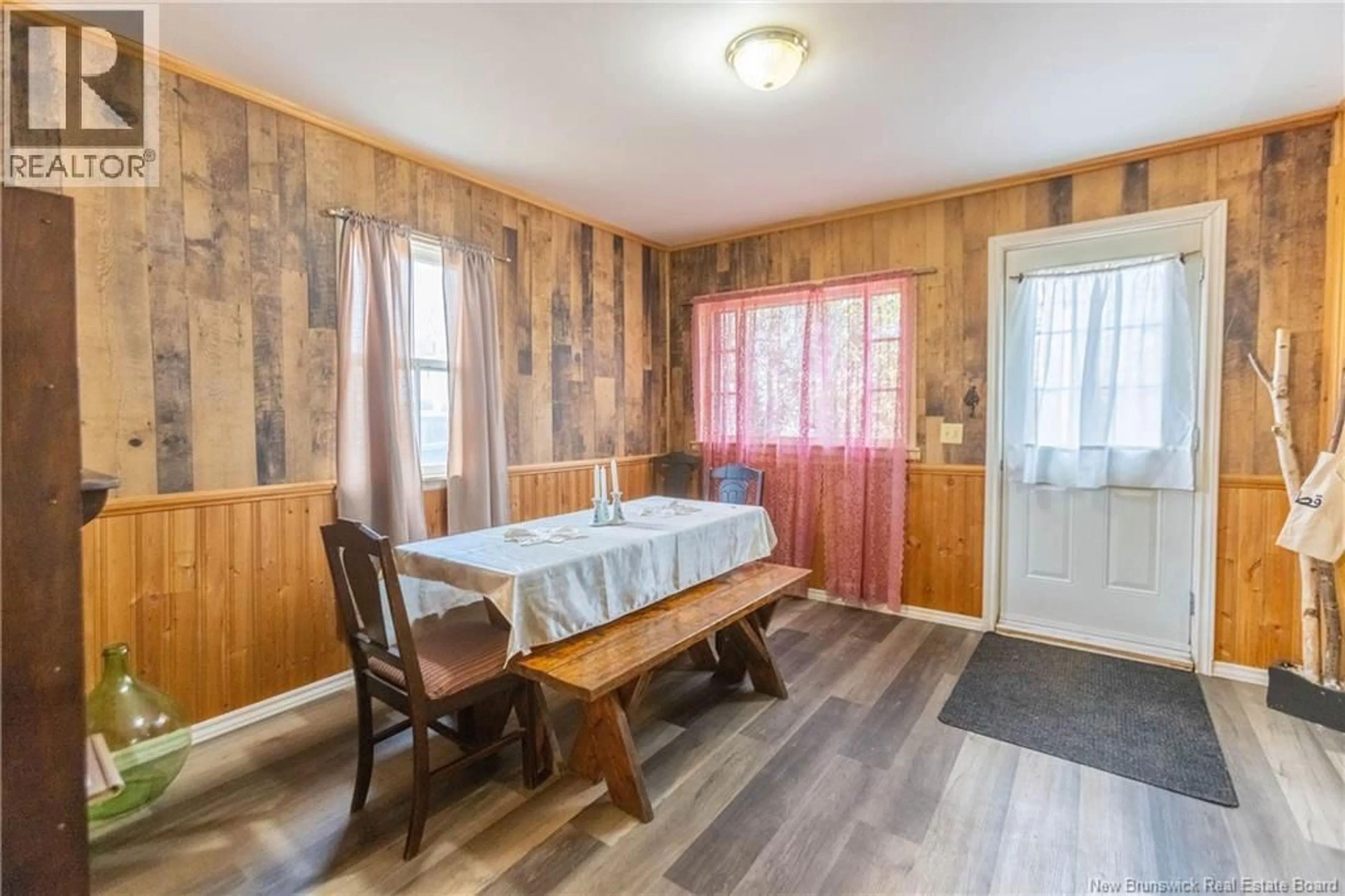 Dining room, wood/laminate floor for 27 RICHARDSON STREET, Sackville New Brunswick E4L4H7