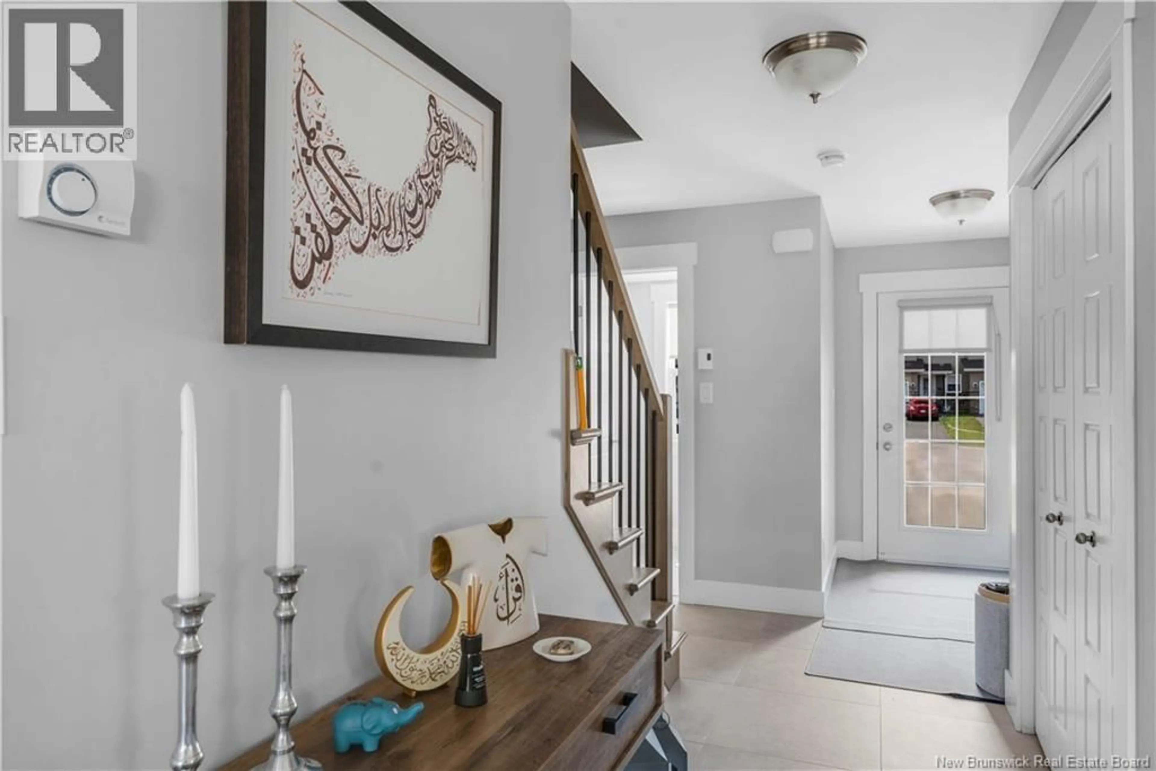 Indoor entryway for 94 BASTARACHE STREET, Dieppe New Brunswick E1A6Y3