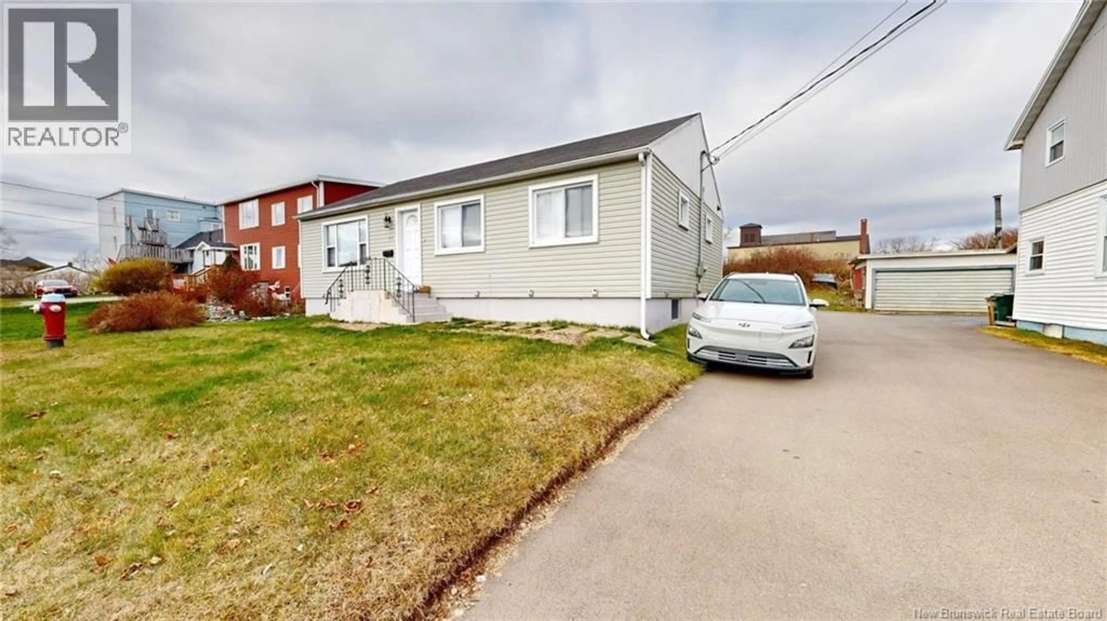A pic from outside/outdoor area/front of a property/back of a property/a pic from drone, street for 113 MOUNT PLEASANT AVENUE, Saint John New Brunswick E2J1T1