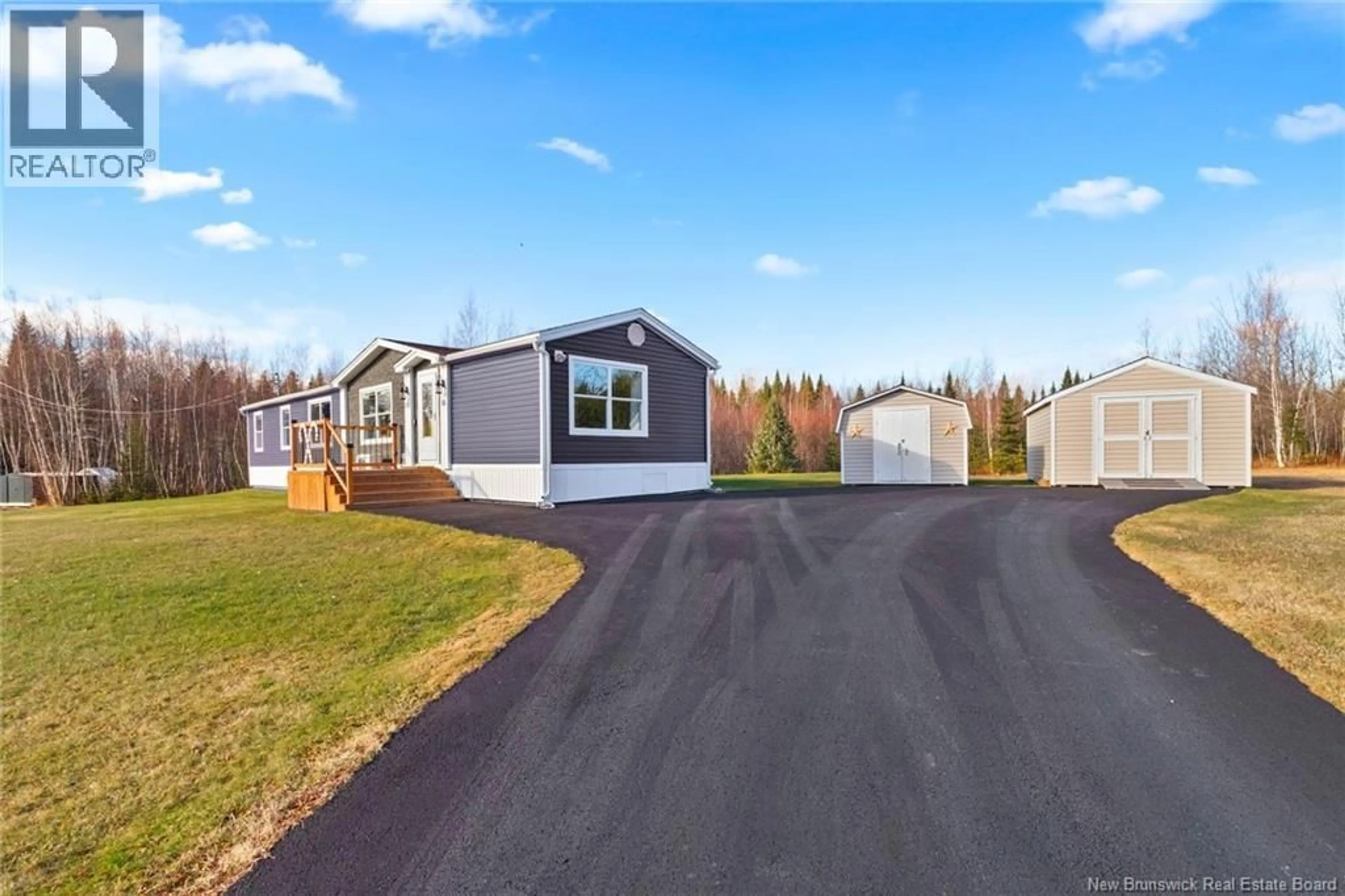 Home with vinyl exterior material, unknown for 19 BIRCH STREET, Waasis New Brunswick E3B9J1