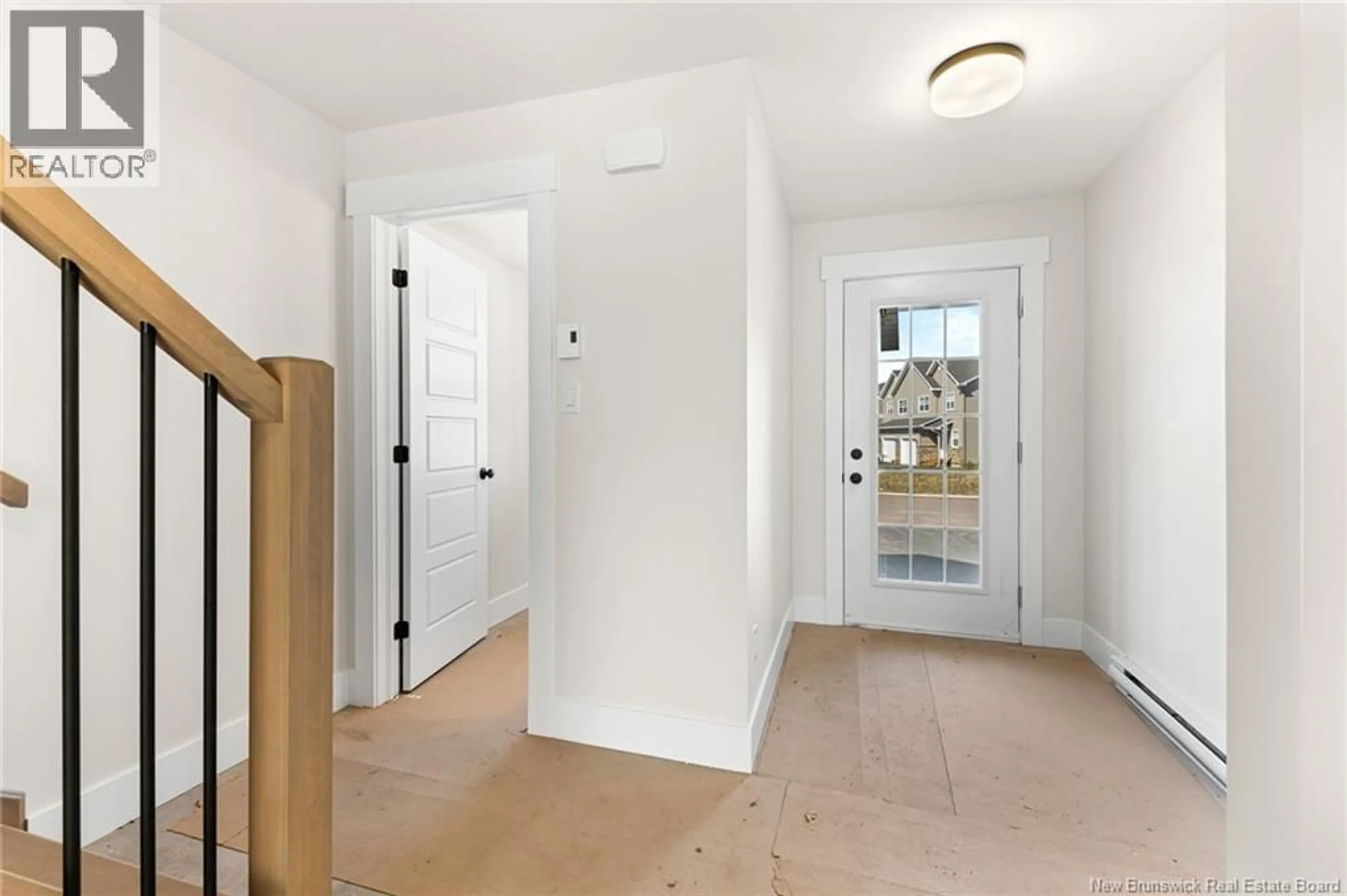 Indoor entryway for 50 ROCHEFORT, Dieppe New Brunswick E1A6S4