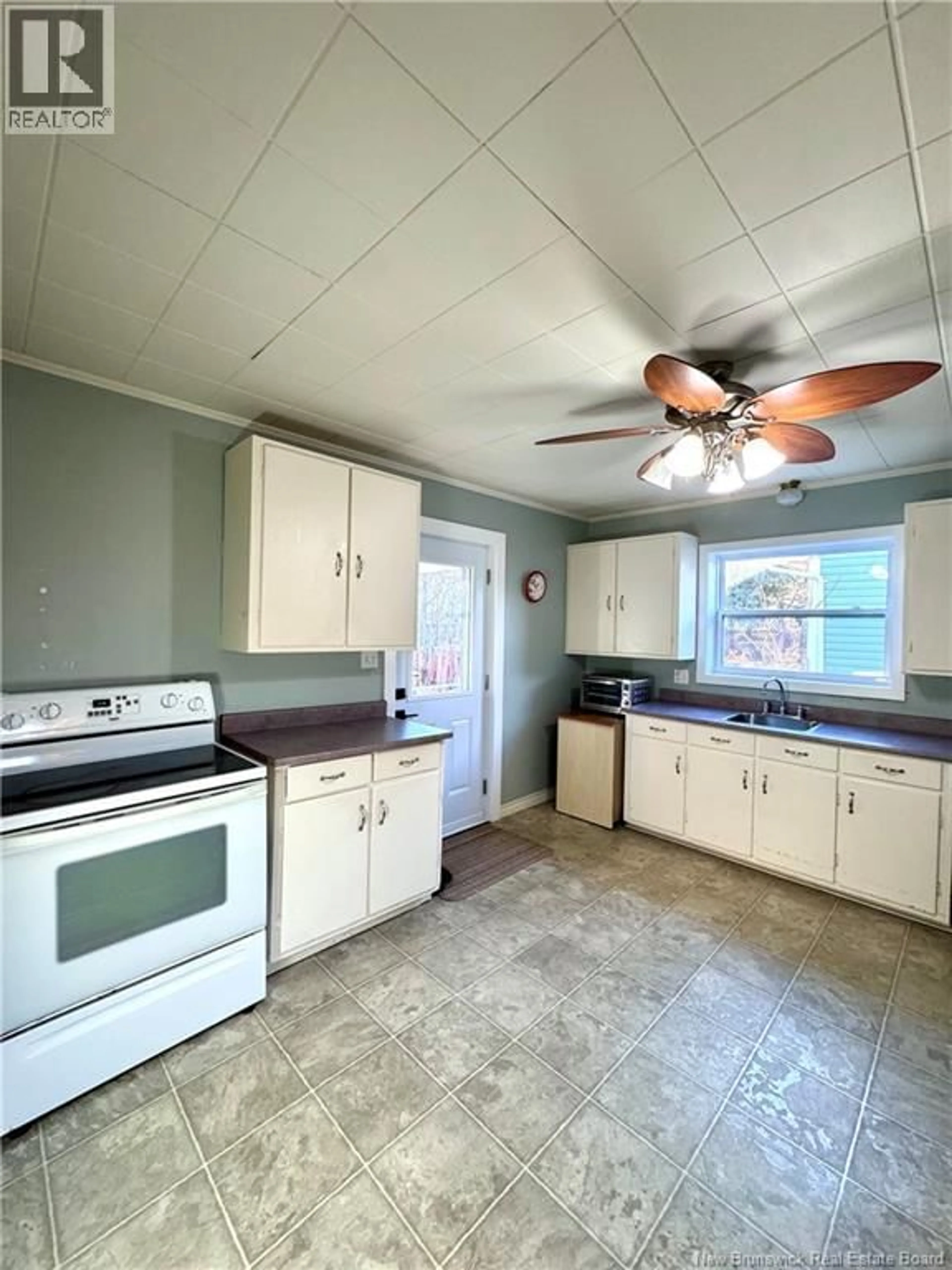 Standard kitchen, unknown for 11 MARVEN, Miramichi New Brunswick E1N1X1