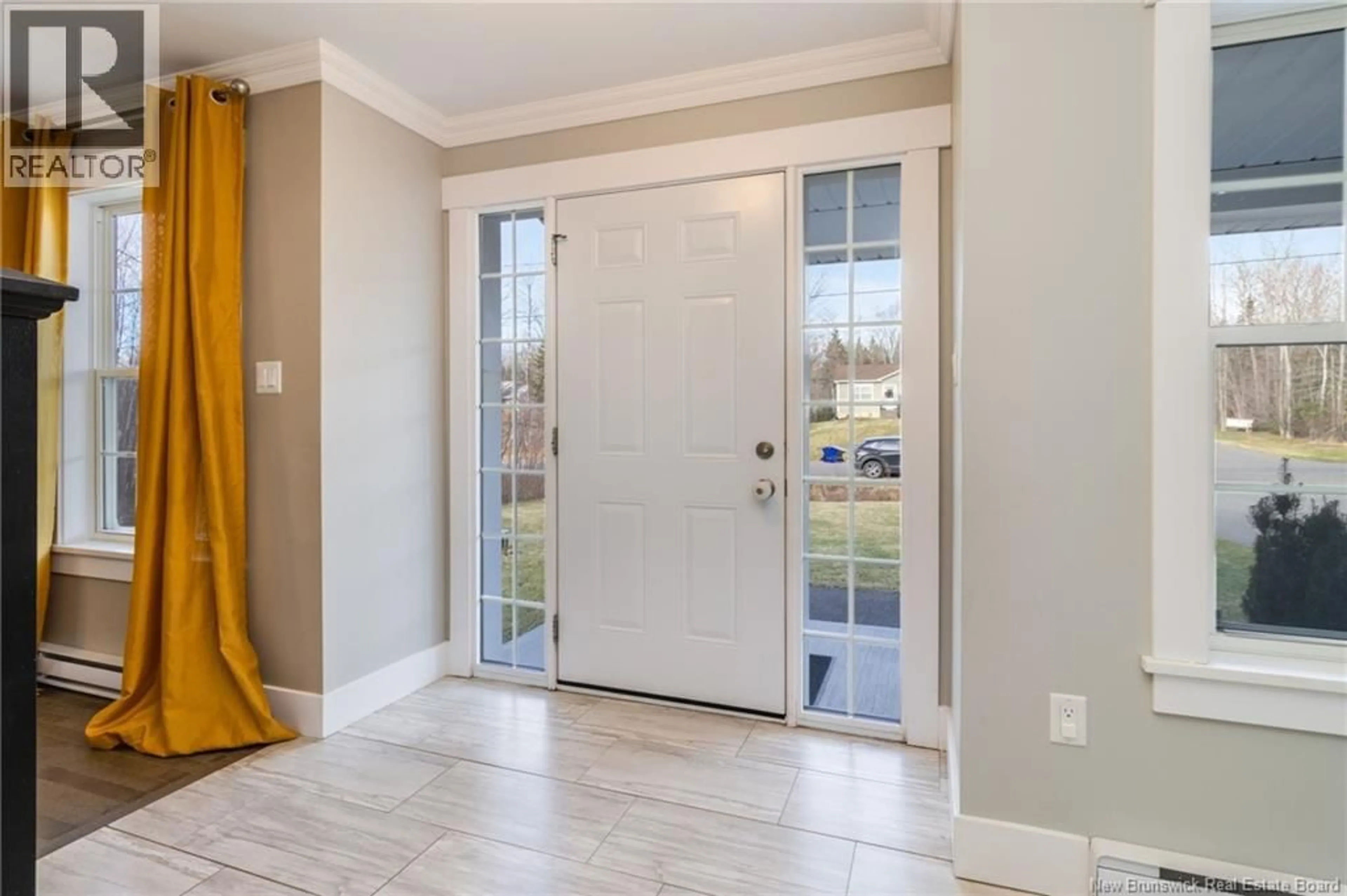 Indoor entryway for 15 WILLOWDALE DRIVE, Waasis New Brunswick E3B0V5
