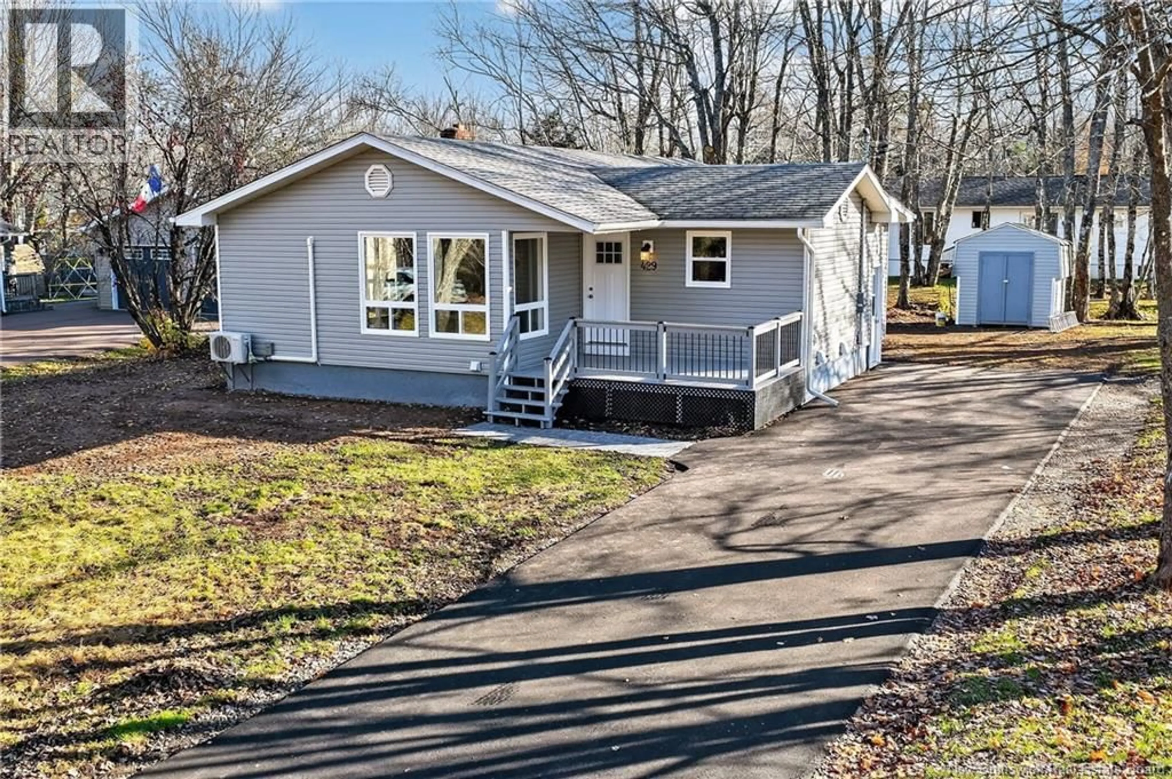 Home with vinyl exterior material, street for 429 ACADIE, Shediac New Brunswick E4P1C4