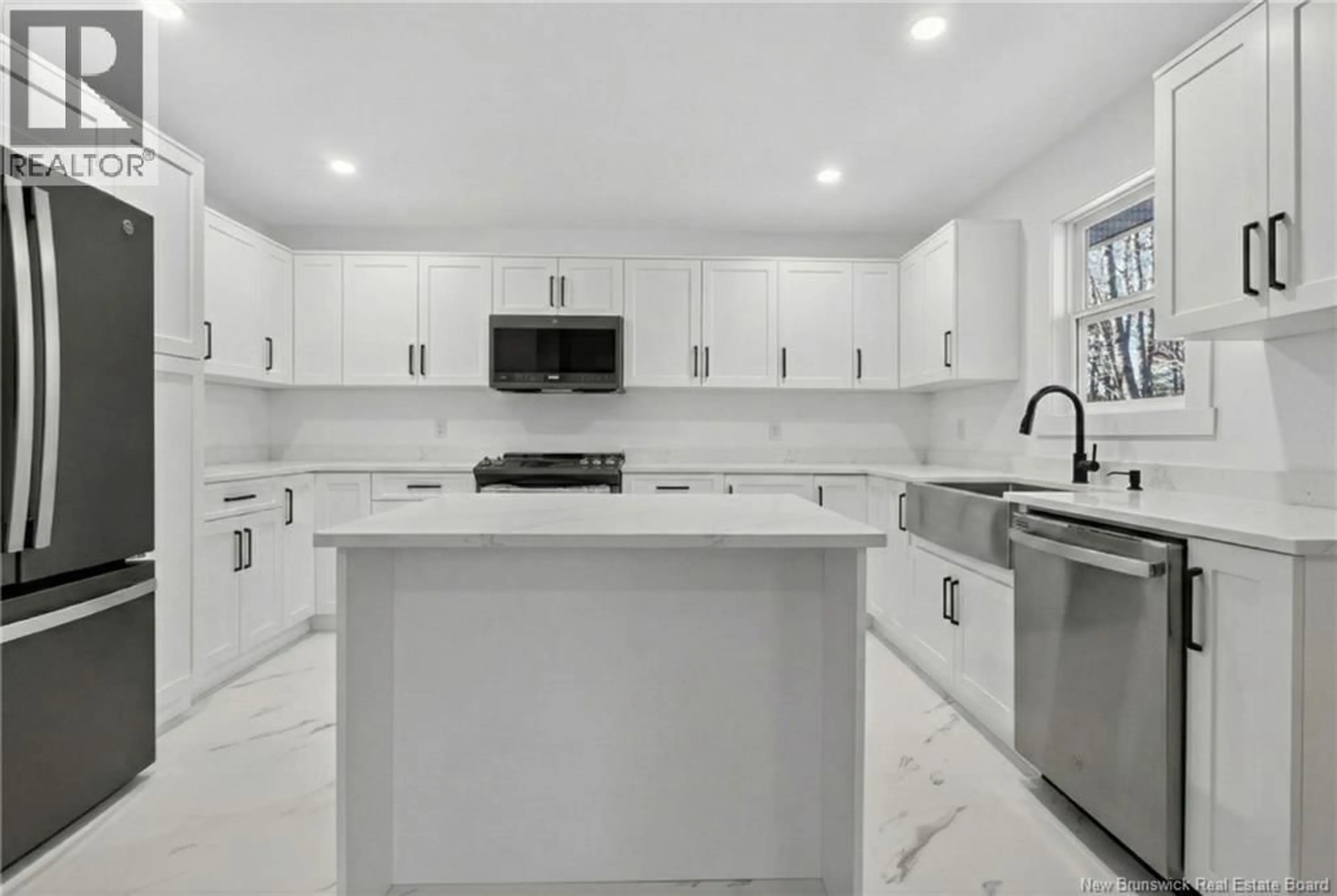 Open concept kitchen, ceramic/tile floor for 429 ACADIE, Shediac New Brunswick E4P1C4