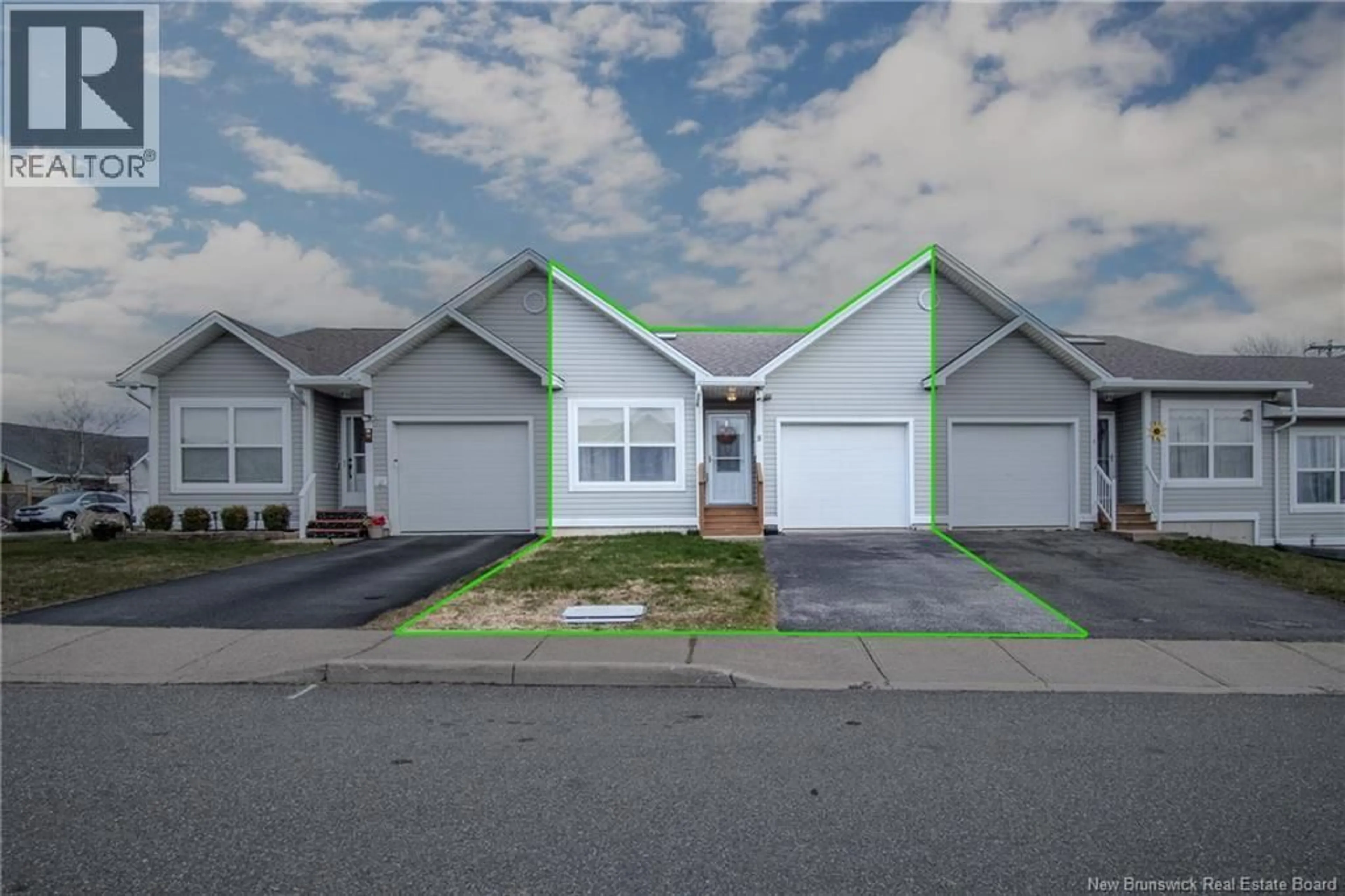 Home with vinyl exterior material, street for 8 ST PETERS COURT, Saint John New Brunswick E2K5N4