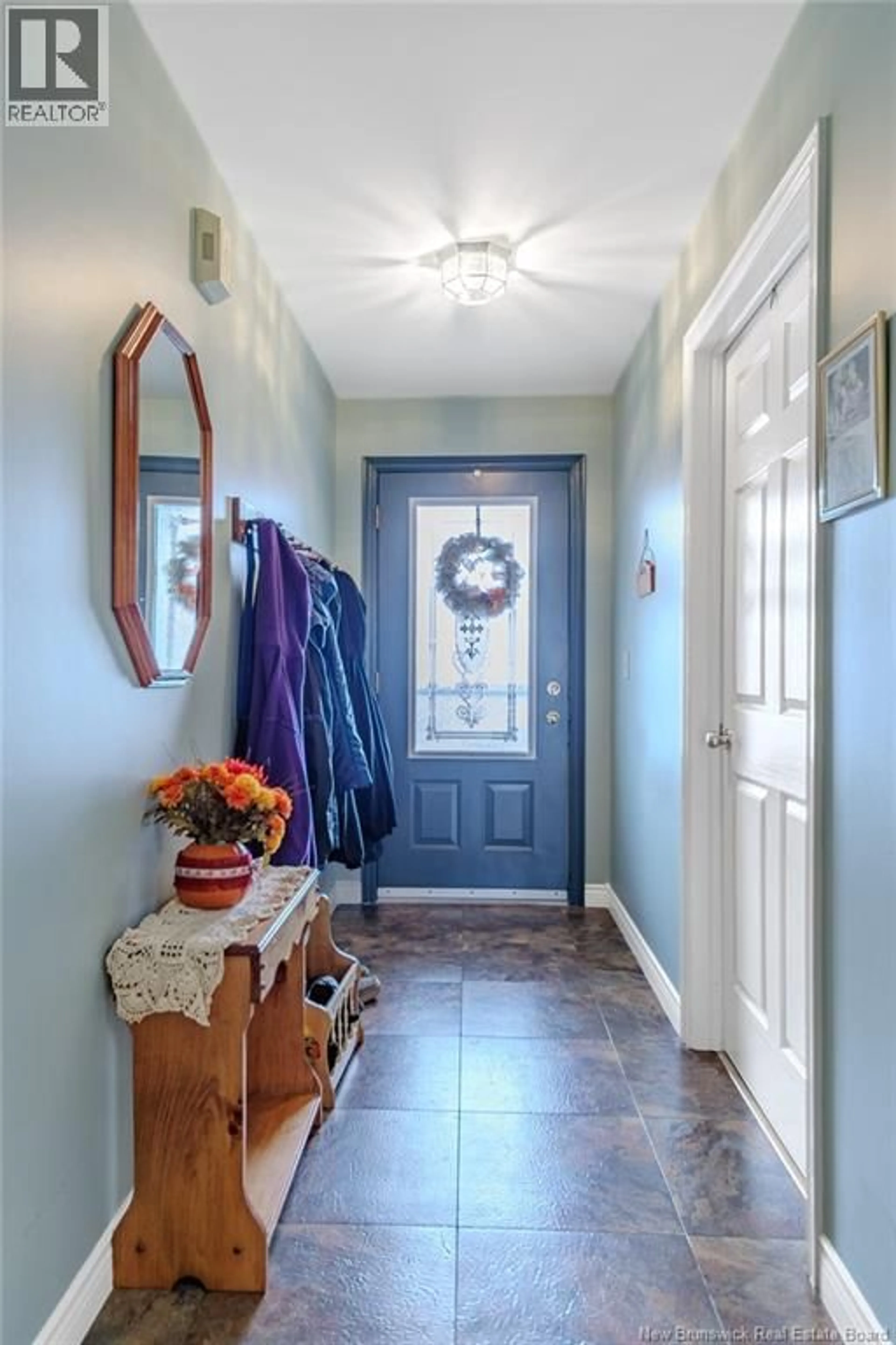 Indoor entryway for 8 ST PETERS COURT, Saint John New Brunswick E2K5N4