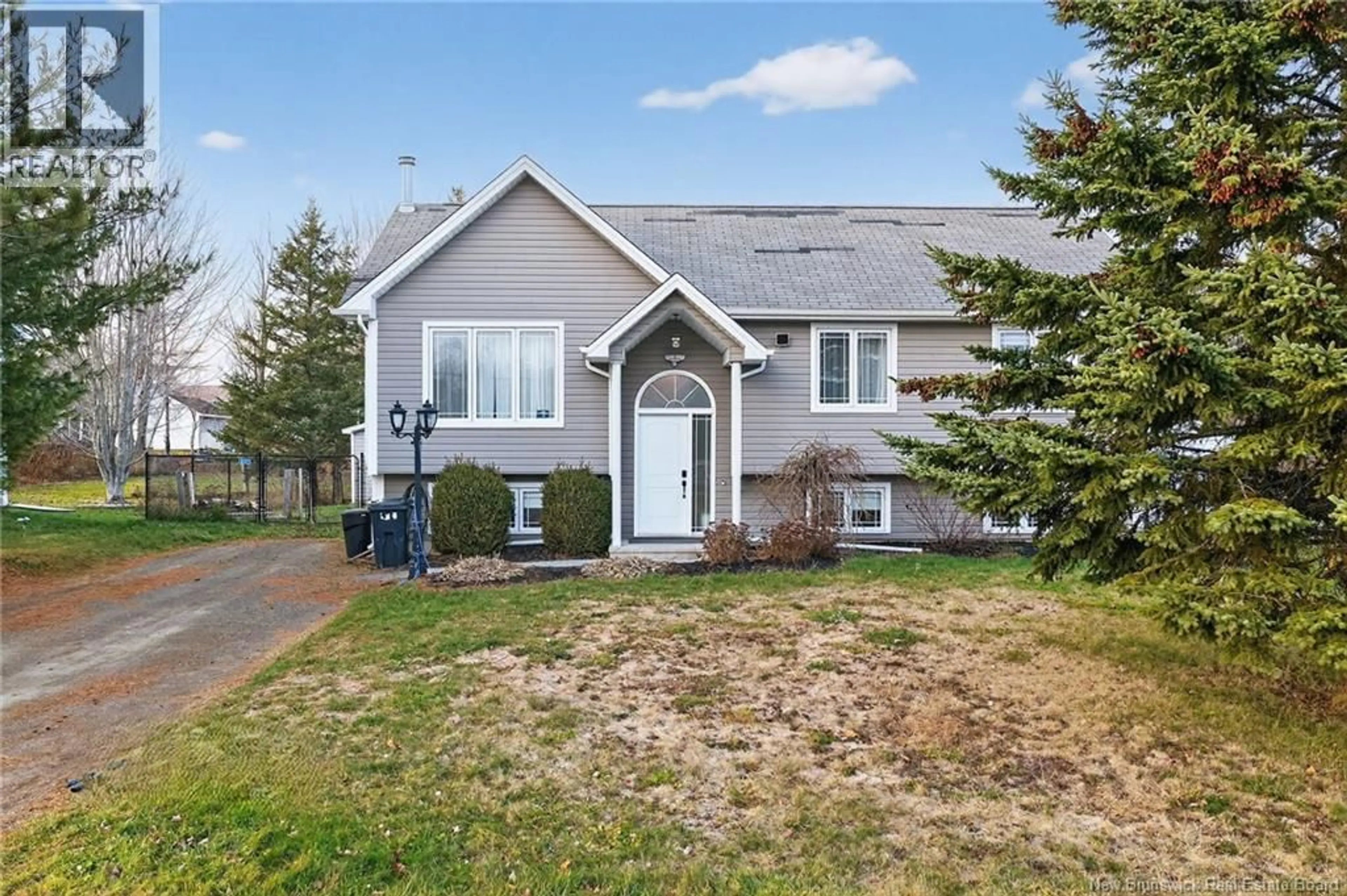 Home with vinyl exterior material, unknown for 9 LAUZA AVENUE, Saint-Antoine New Brunswick E4V1J8