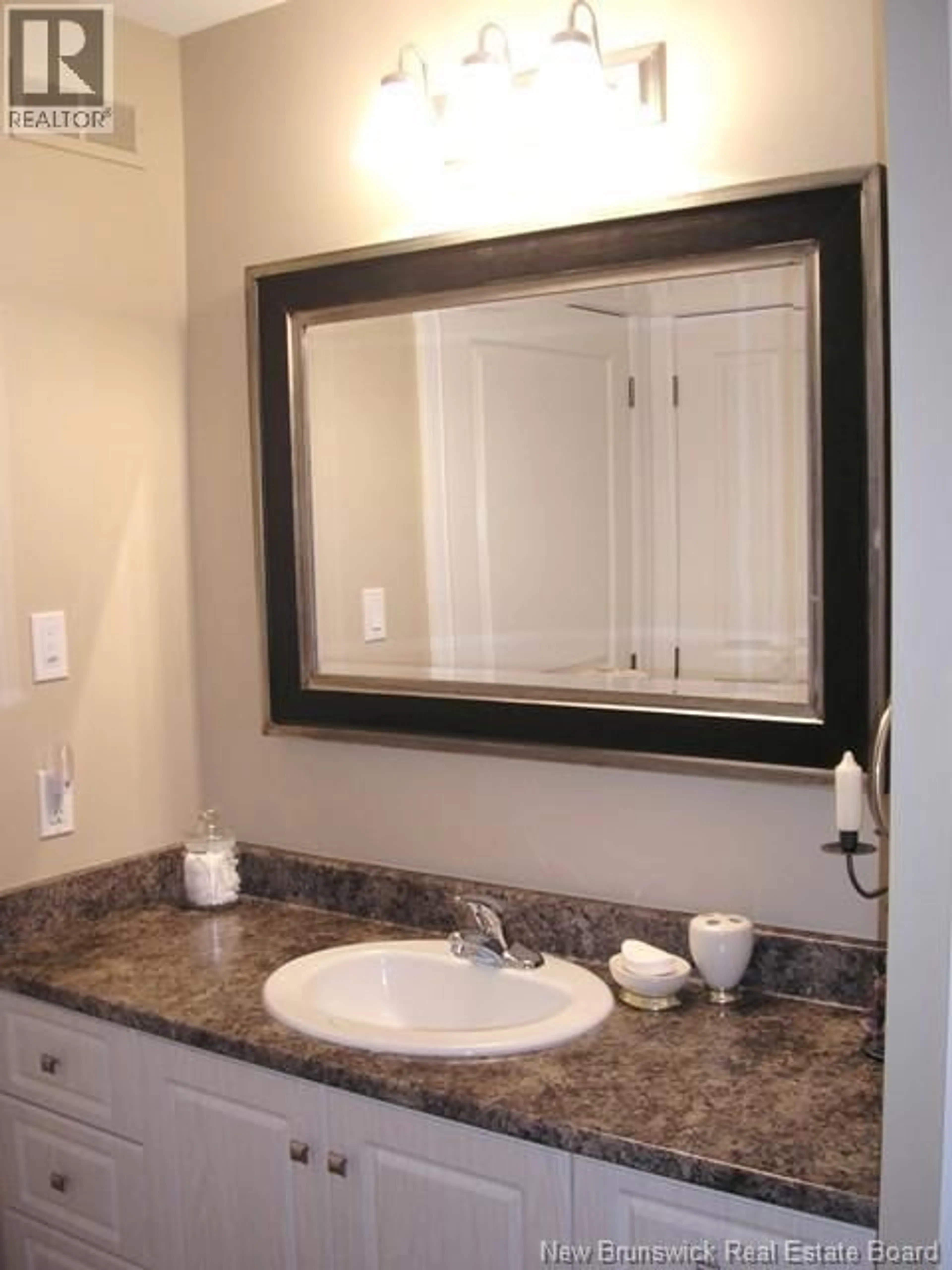 Standard bathroom, ceramic/tile floor for 292 THOMAS, Dieppe New Brunswick E1A2C2