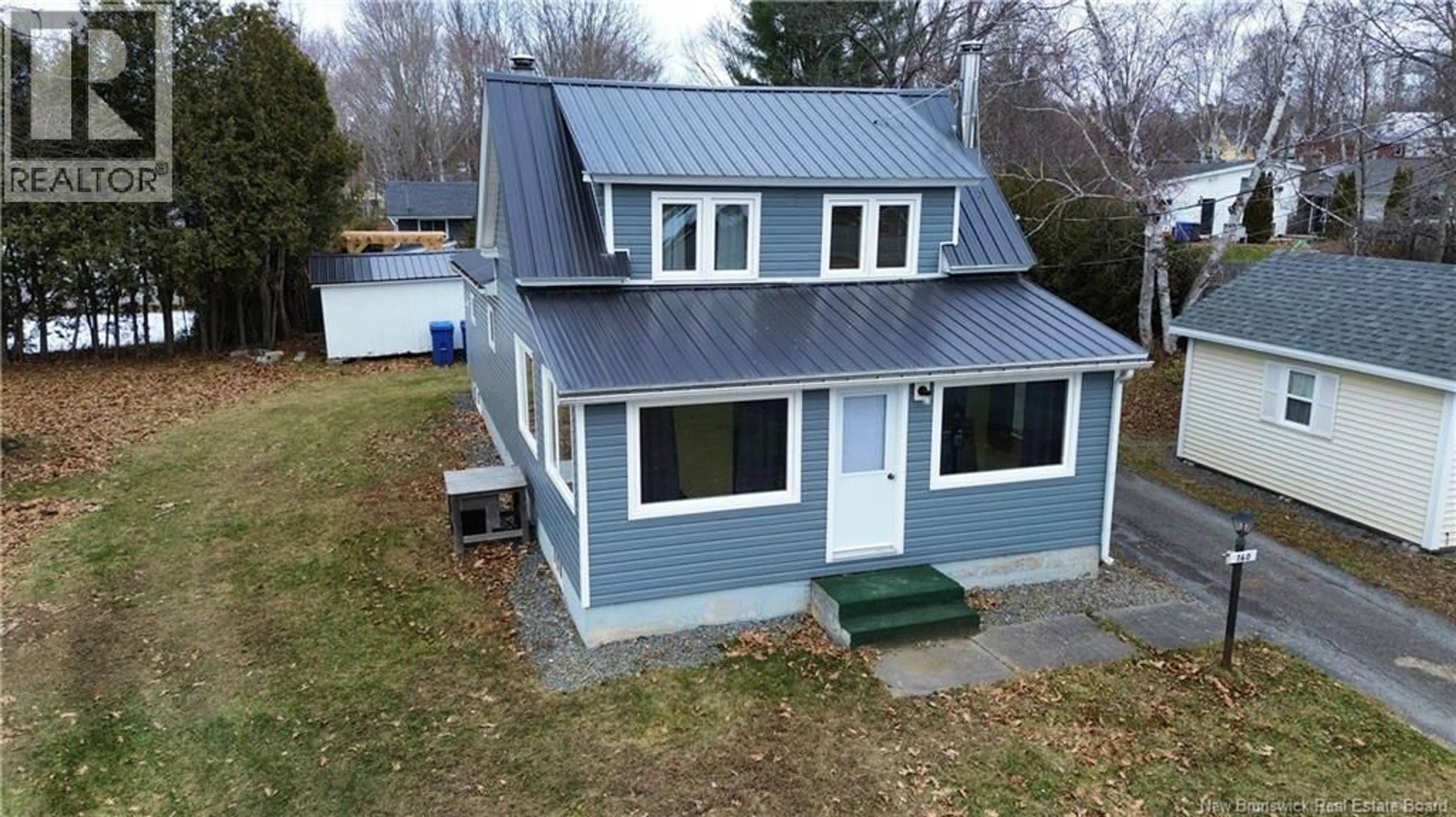A pic from outside/outdoor area/front of a property/back of a property/a pic from drone, building for 160 ELM STREET, Woodstock New Brunswick E7M1R9