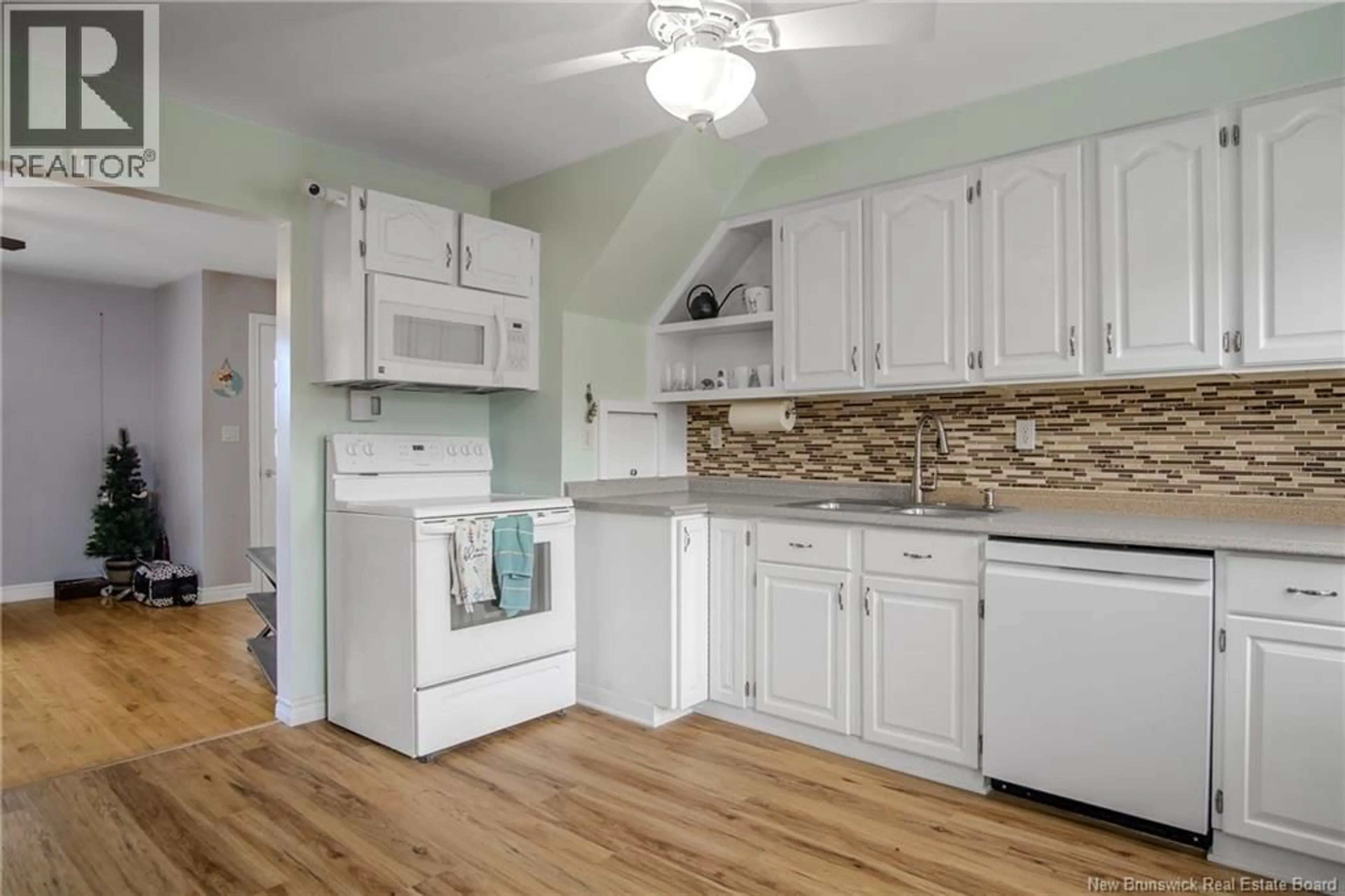 Standard kitchen, unknown for 9 TILLEY AVENUE, Saint John New Brunswick E2K4E2