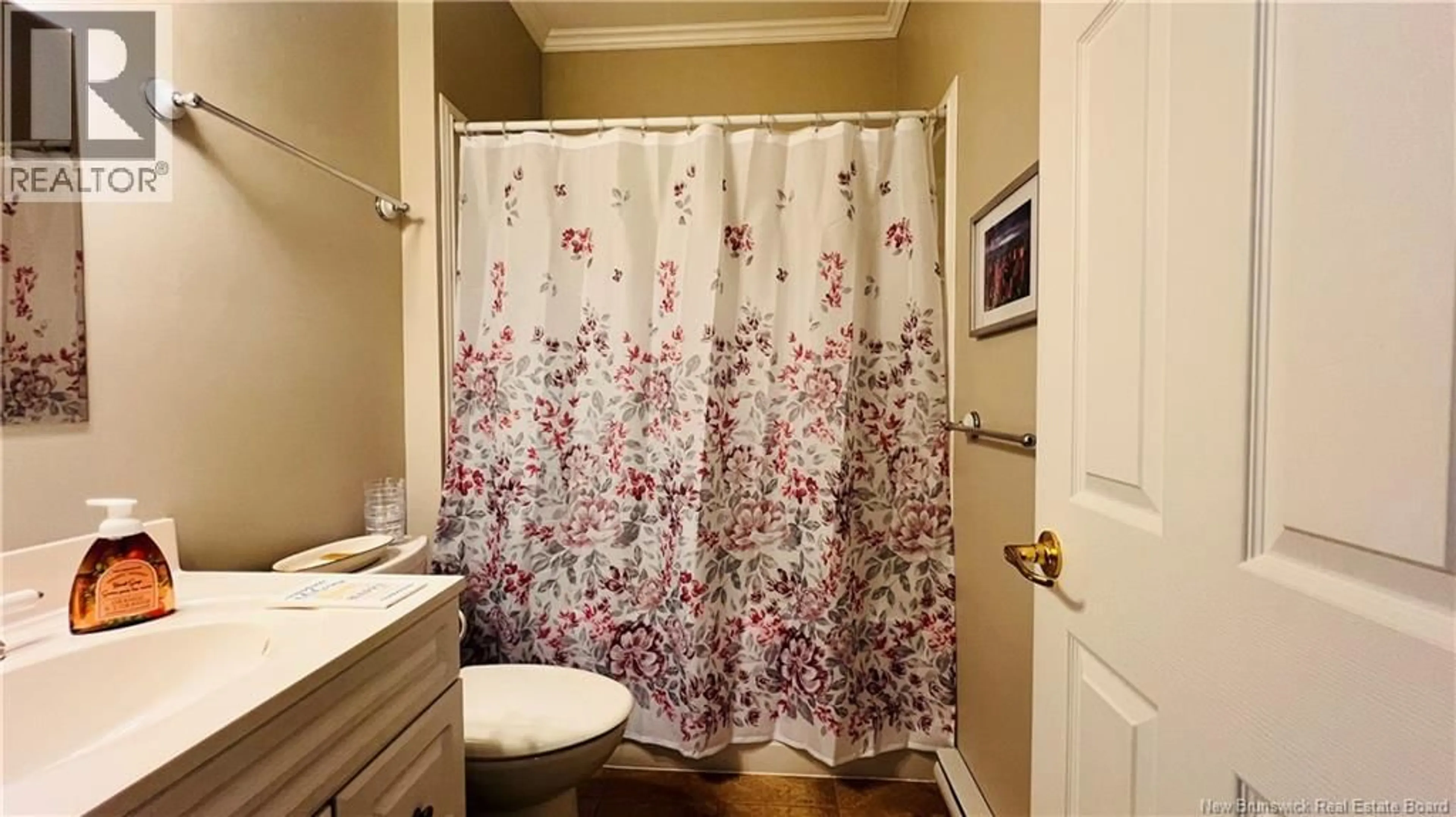 Standard bathroom, unknown for 336 PARKSIDE, Bathurst New Brunswick E2A1N4