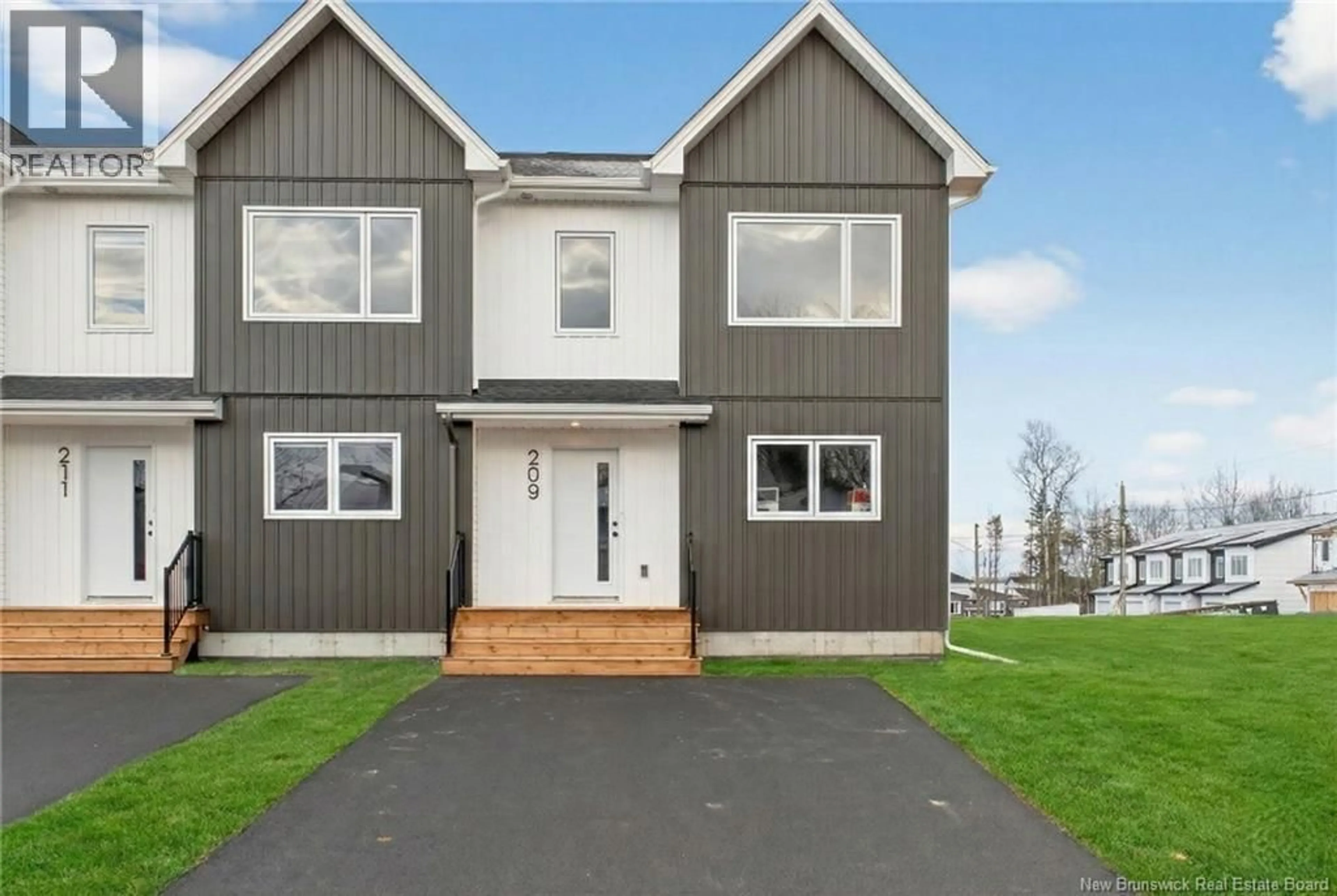 Home with vinyl exterior material, street for 213 DONAT CRESCENT, Dieppe New Brunswick E1A7R4