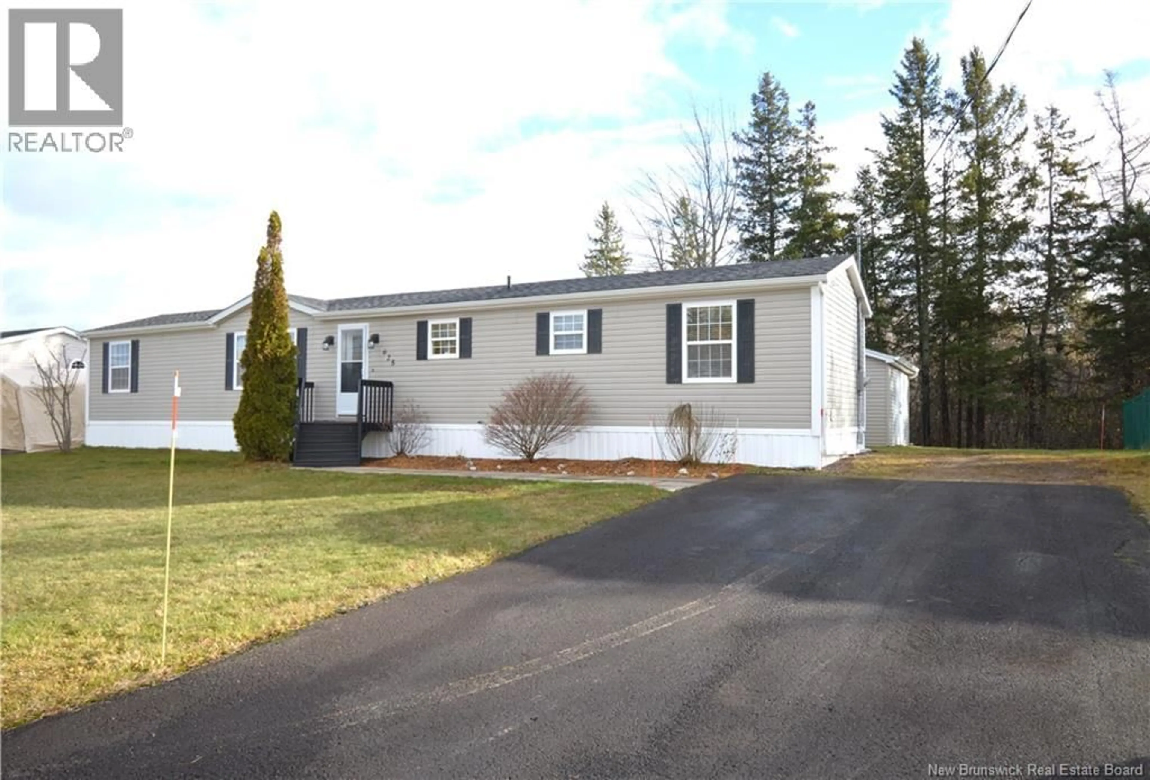 Home with vinyl exterior material, street for 625 CHAMPLAIN ST, Shediac New Brunswick E4P9C8